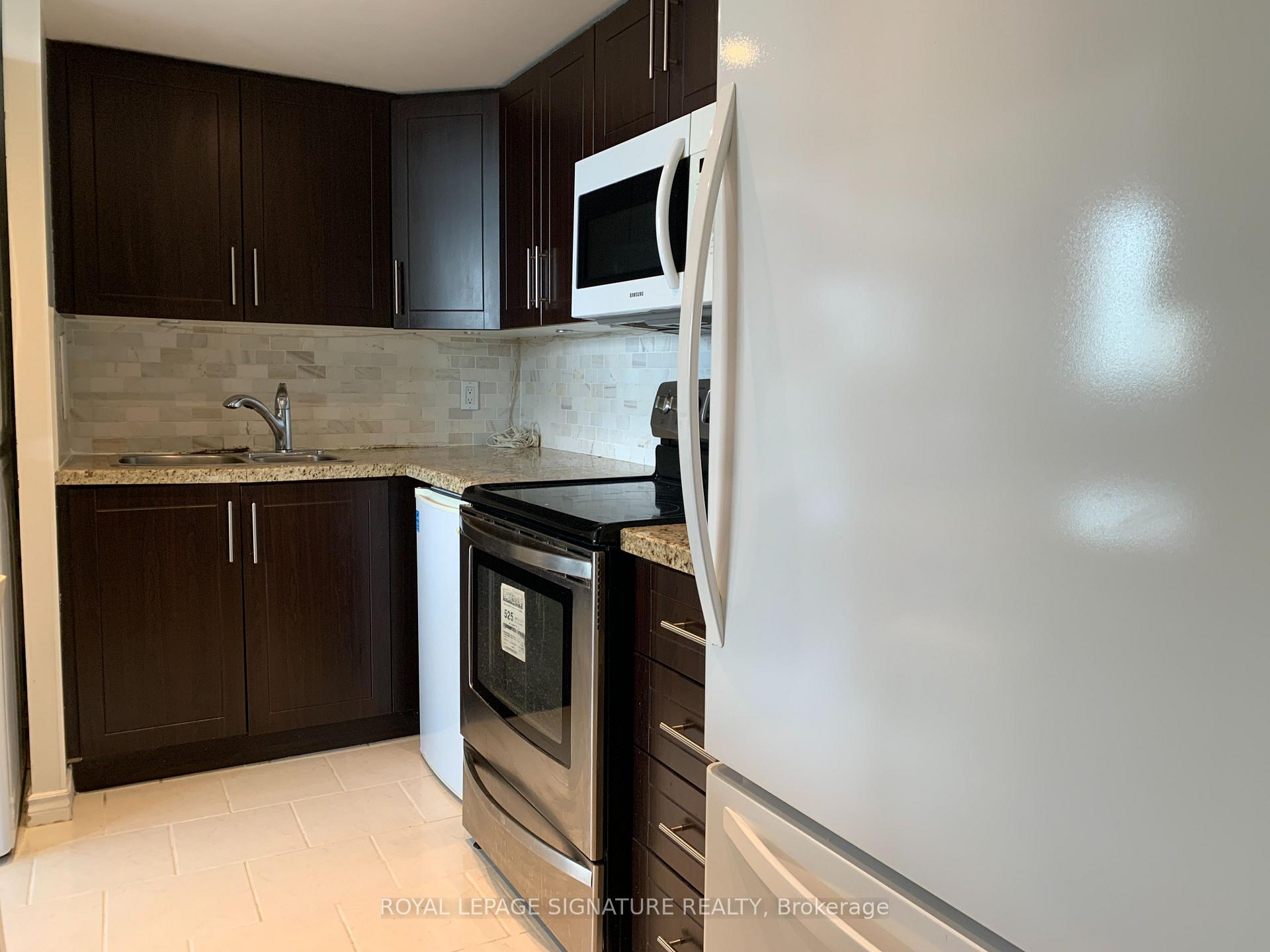 Photo 3 of Unit 1107, 3695 Kaneff Crescent, Mississauga, Mississauga Valleys — HOMEH