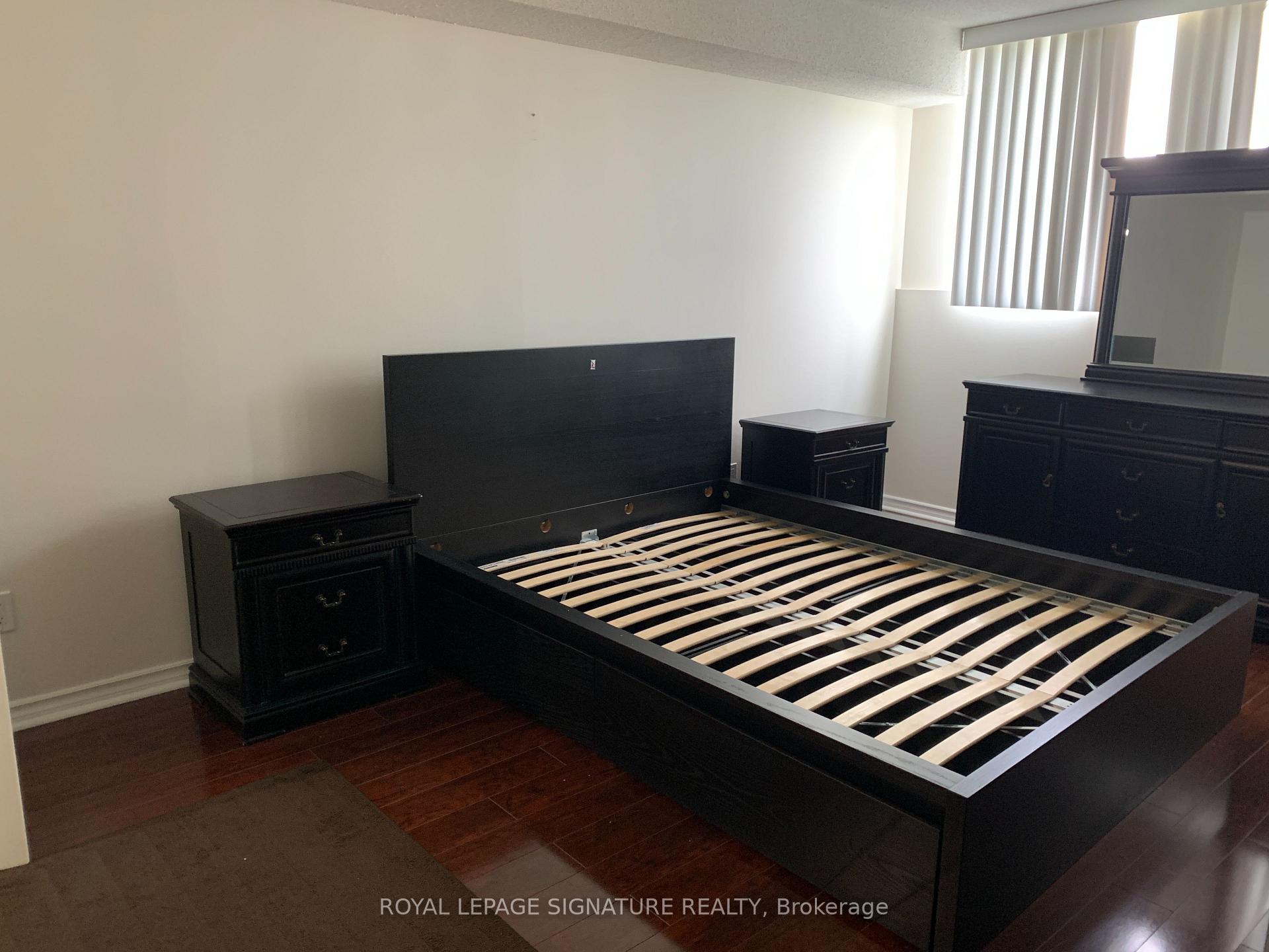 Photo 7 of Unit 1107, 3695 Kaneff Crescent, Mississauga, Mississauga Valleys — HOMEH