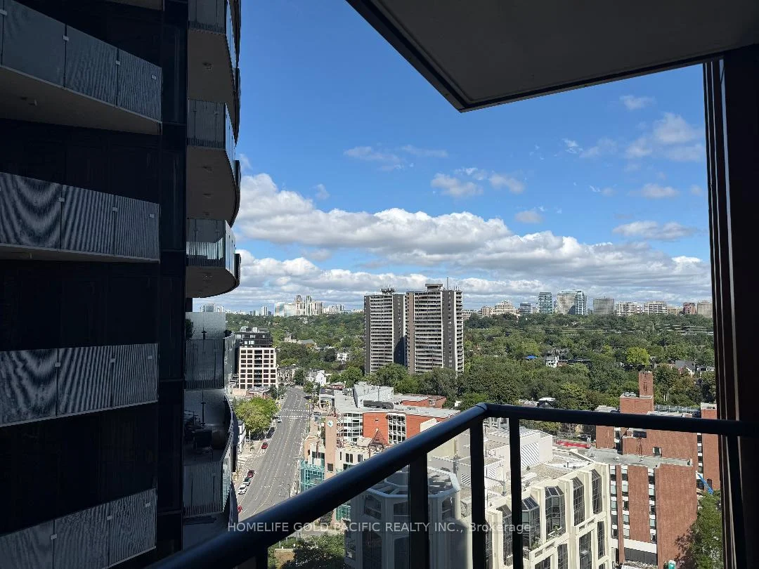 Photo 6 of Unit 1701, 32 Davenport Road, Toronto, The Annex — HOMEH