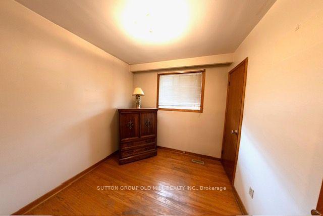 Photo 8 of 8 Richgrove Drive, Etobicoke, Willowridge-Martingrove-Richview — HOMEH