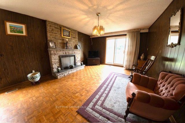 Photo 11 of 8 Richgrove Drive, Etobicoke, Willowridge-Martingrove-Richview — HOMEH