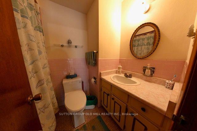 Photo 14 of 8 Richgrove Drive, Etobicoke, Willowridge-Martingrove-Richview — HOMEH