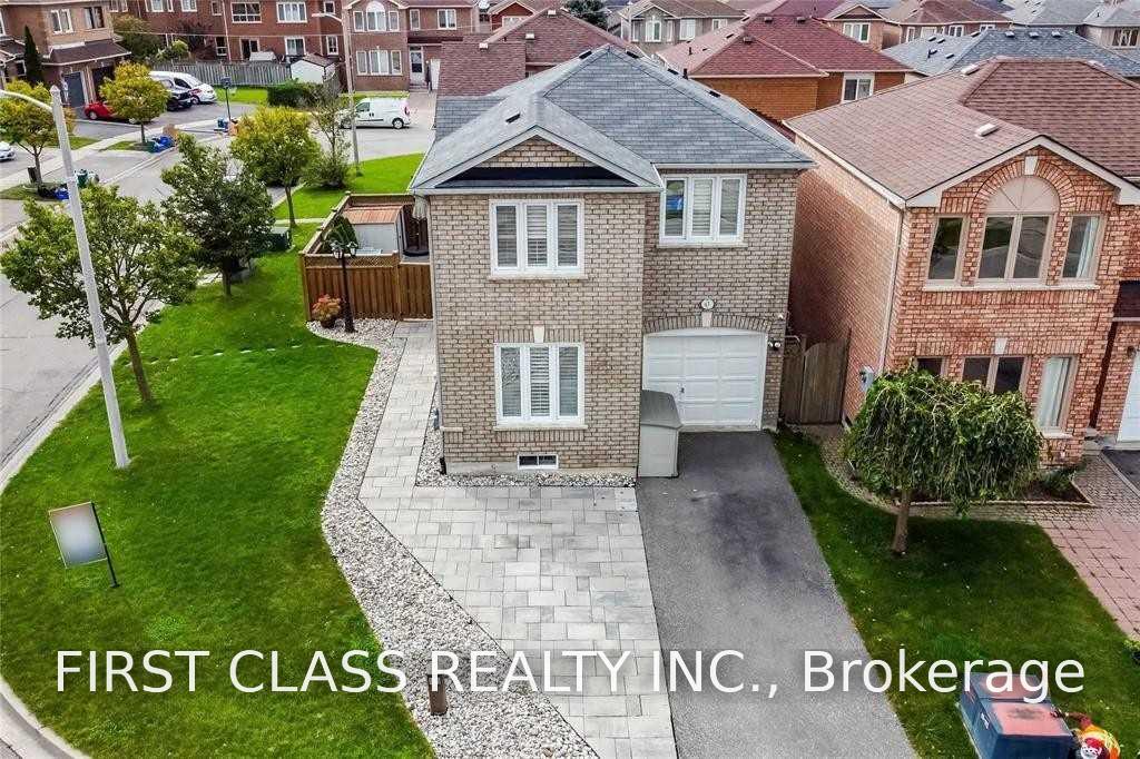 Photo 1 of 67 Denton Circle, Vaughan, Maple — HOMEH