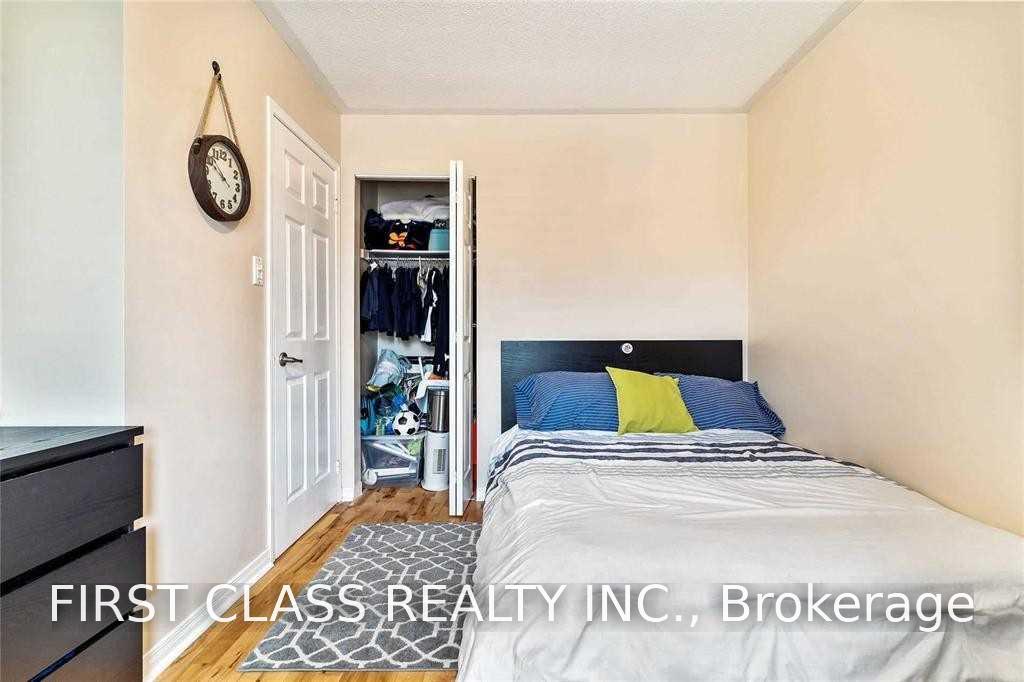 Photo 8 of 67 Denton Circle, Vaughan, Maple — HOMEH