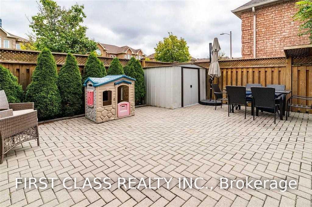 Photo 15 of 67 Denton Circle, Vaughan, Maple — HOMEH