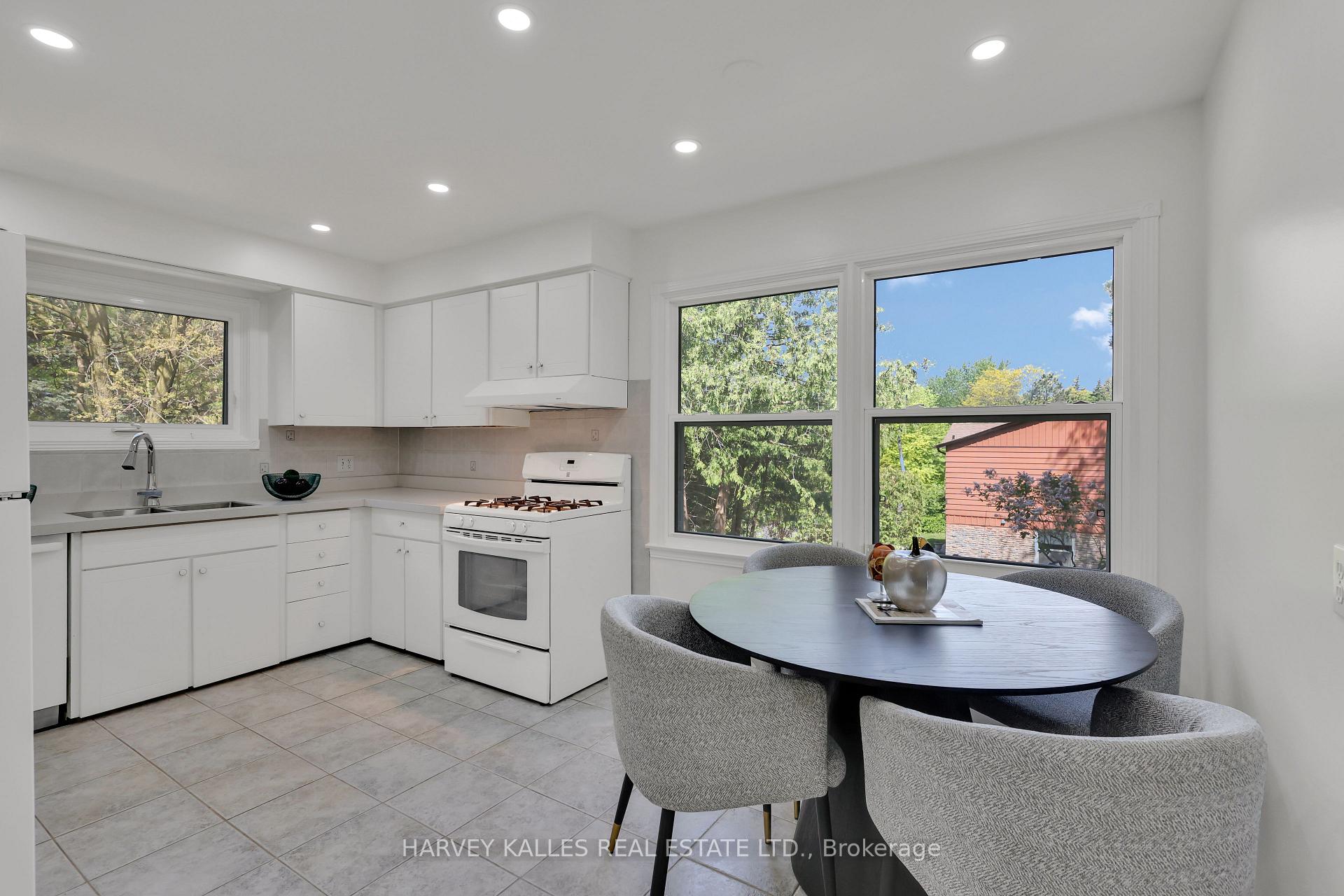 Photo 8 of 62 Aberfeldy Crescent, Markham, German Mills — HOMEH