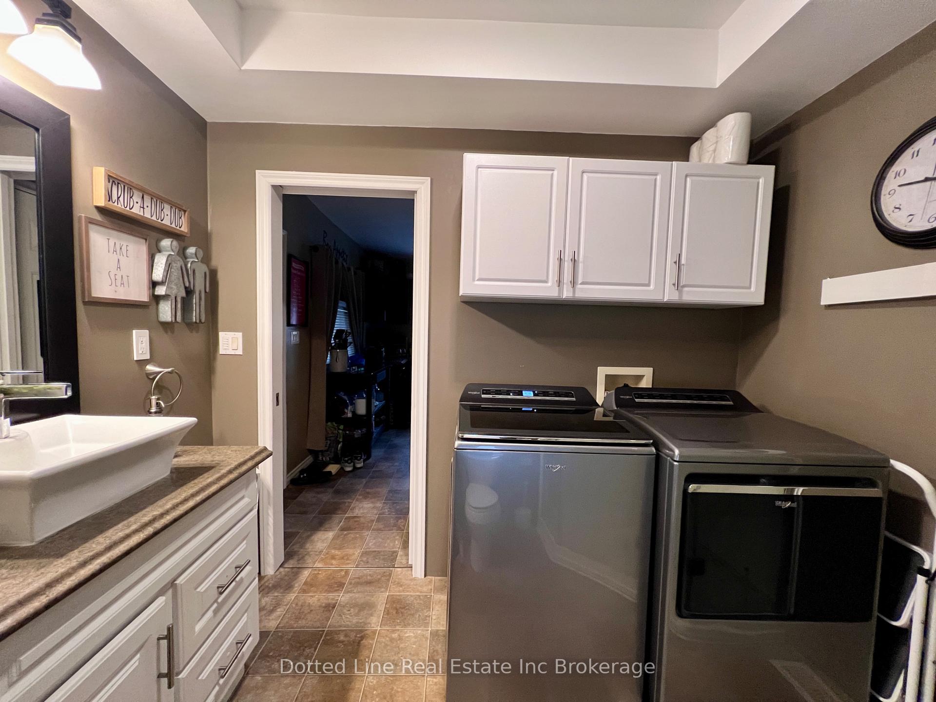 Photo 3 of 19 Wolf Street, Tillsonburg — HOMEH