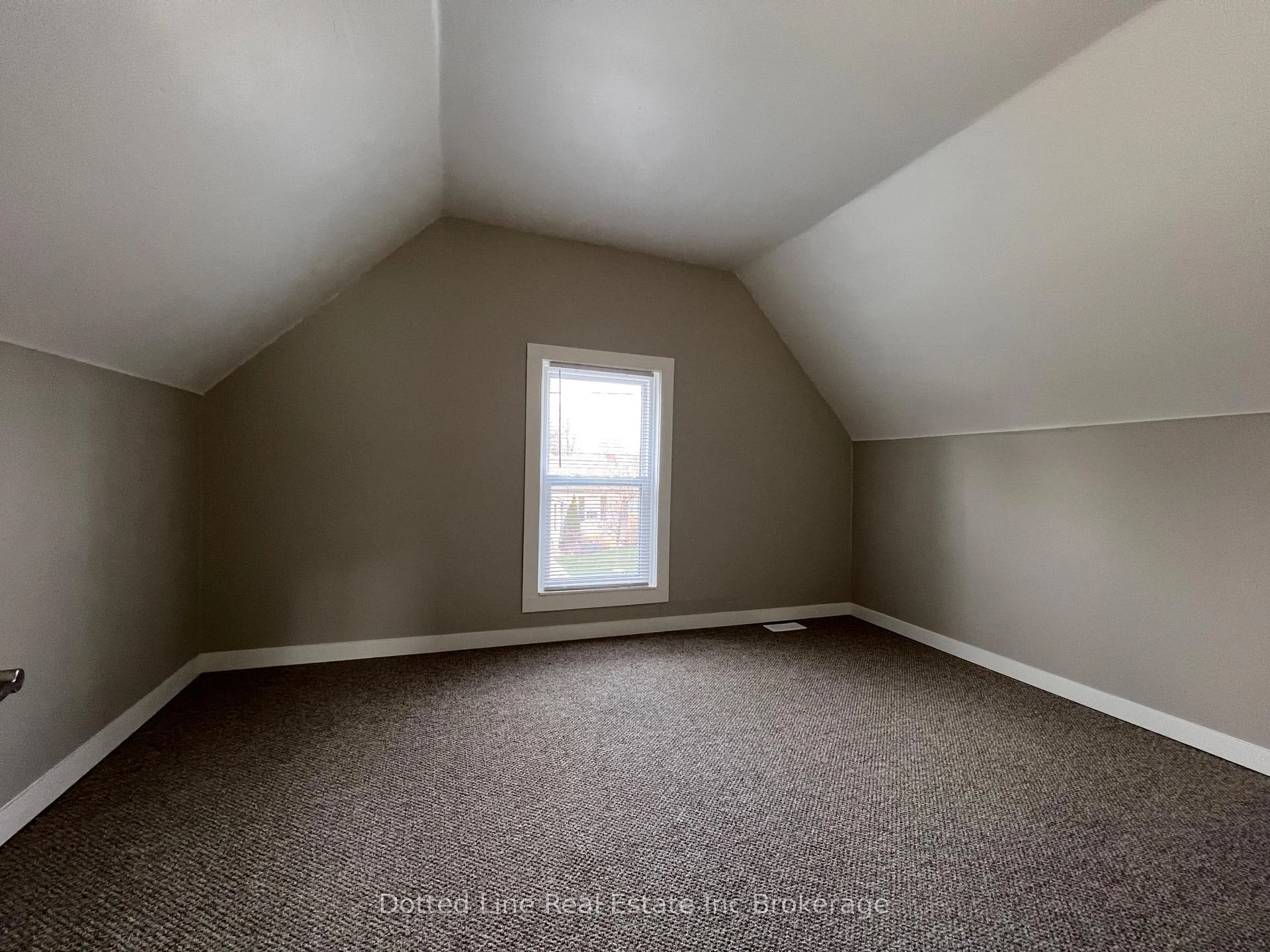Photo 16 of 19 Wolf Street, Tillsonburg — HOMEH