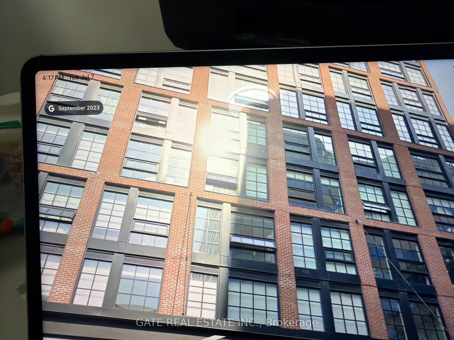 Front of Unit 1423, 543 Richmond Street W