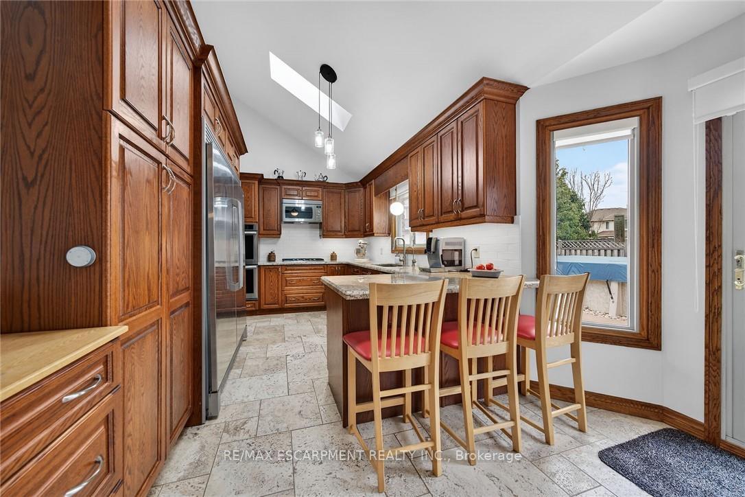 Photo 11 of 6 Regal Drive, Hamilton, Rushdale — HOMEH