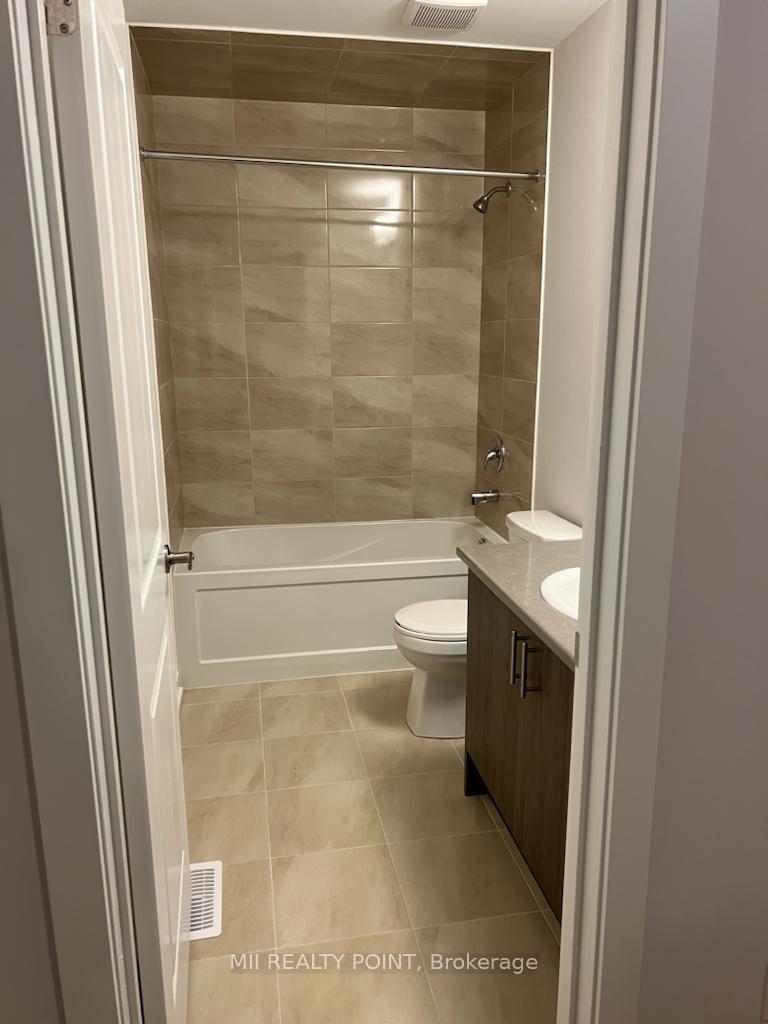 Photo 11 of 24 Trailside Drive, Haldimand — HOMEH