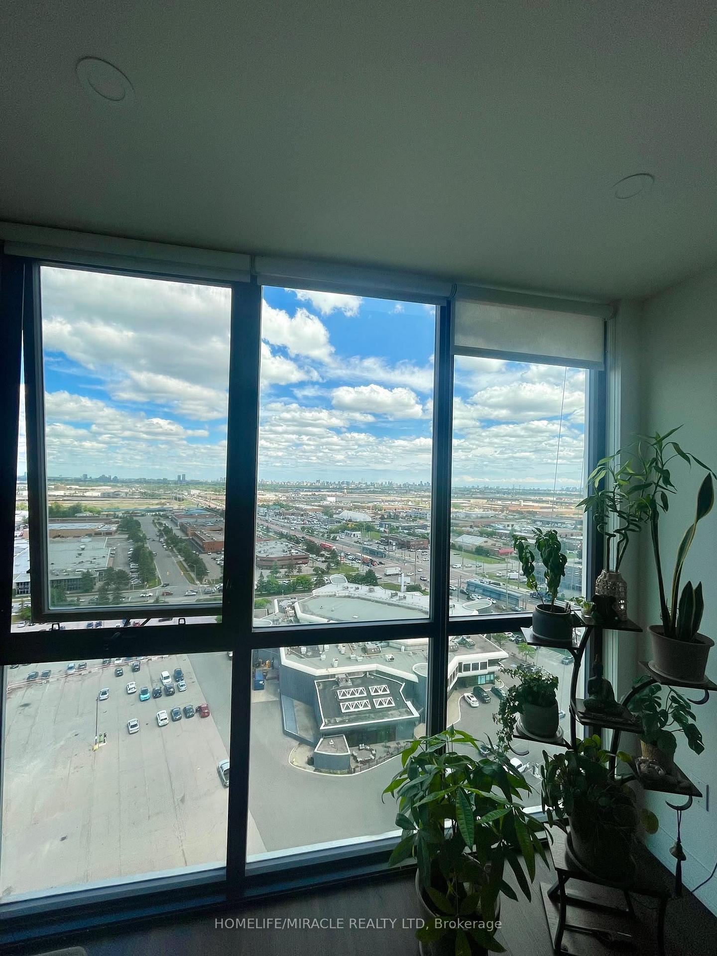 Photo 3 of Unit 1710, 2908 Highway 7 Road, Vaughan, Concord — HOMEH