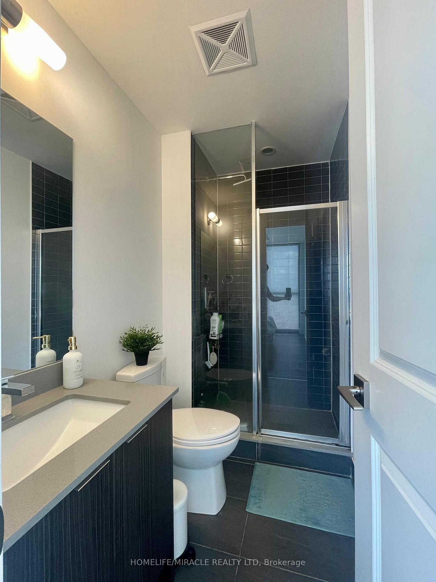 Photo 5 of Unit 1710, 2908 Highway 7 Road, Vaughan, Concord — HOMEH