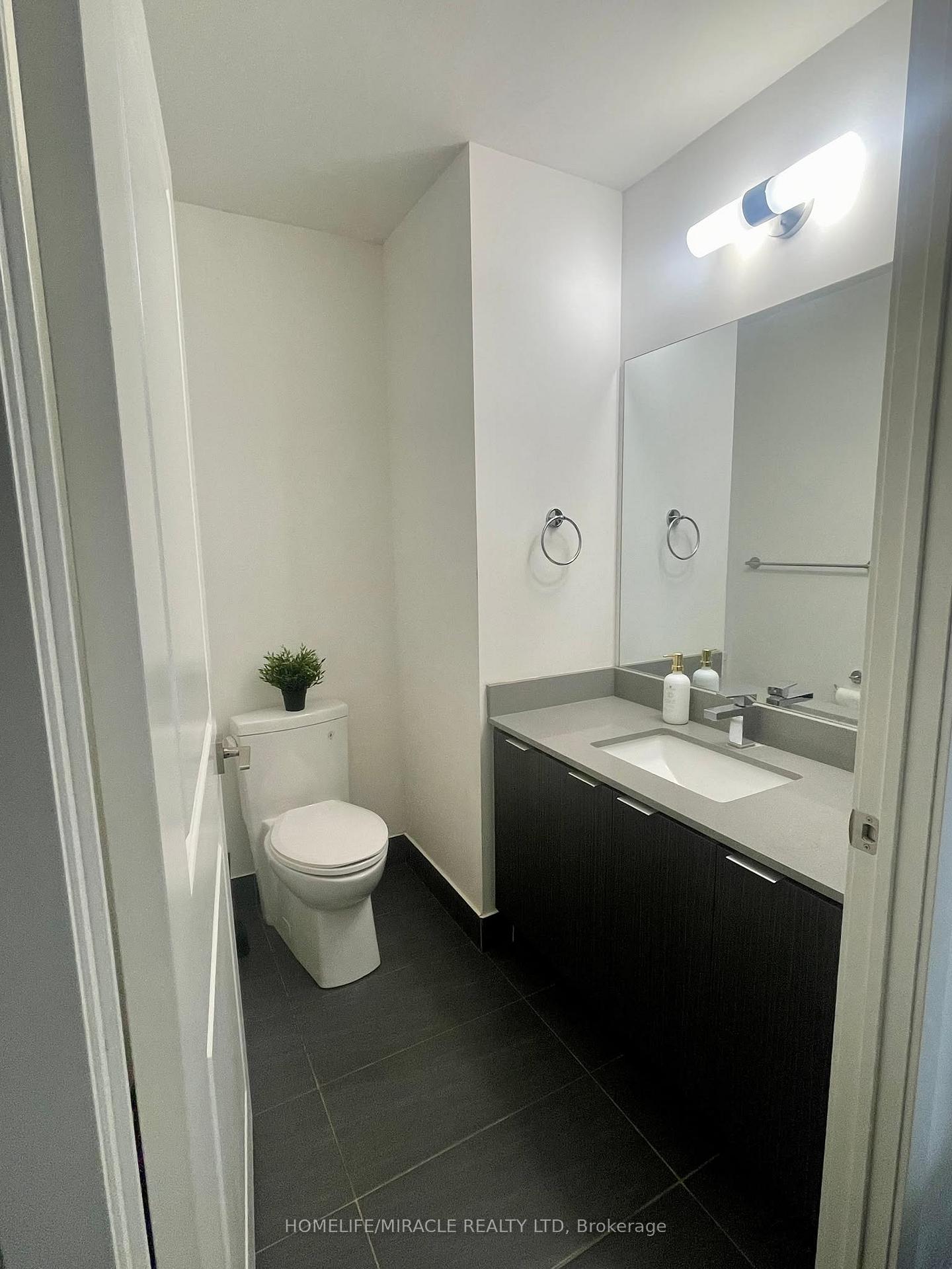 Photo 6 of Unit 1710, 2908 Highway 7 Road, Vaughan, Concord — HOMEH