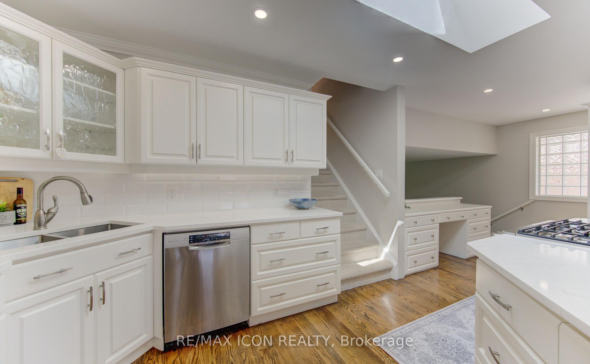 Photo 5 of 93 Briargate Drive, Kitchener, Country Hills West — HOMEH