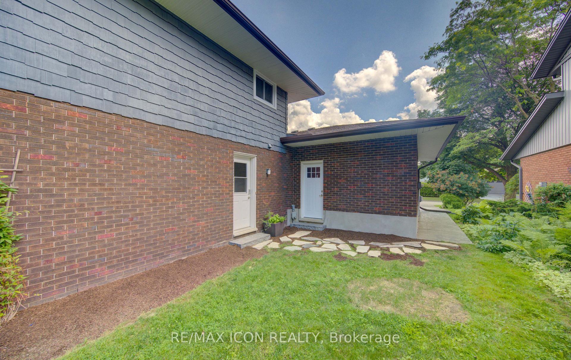 Photo 35 of 93 Briargate Drive, Kitchener, Country Hills West — HOMEH