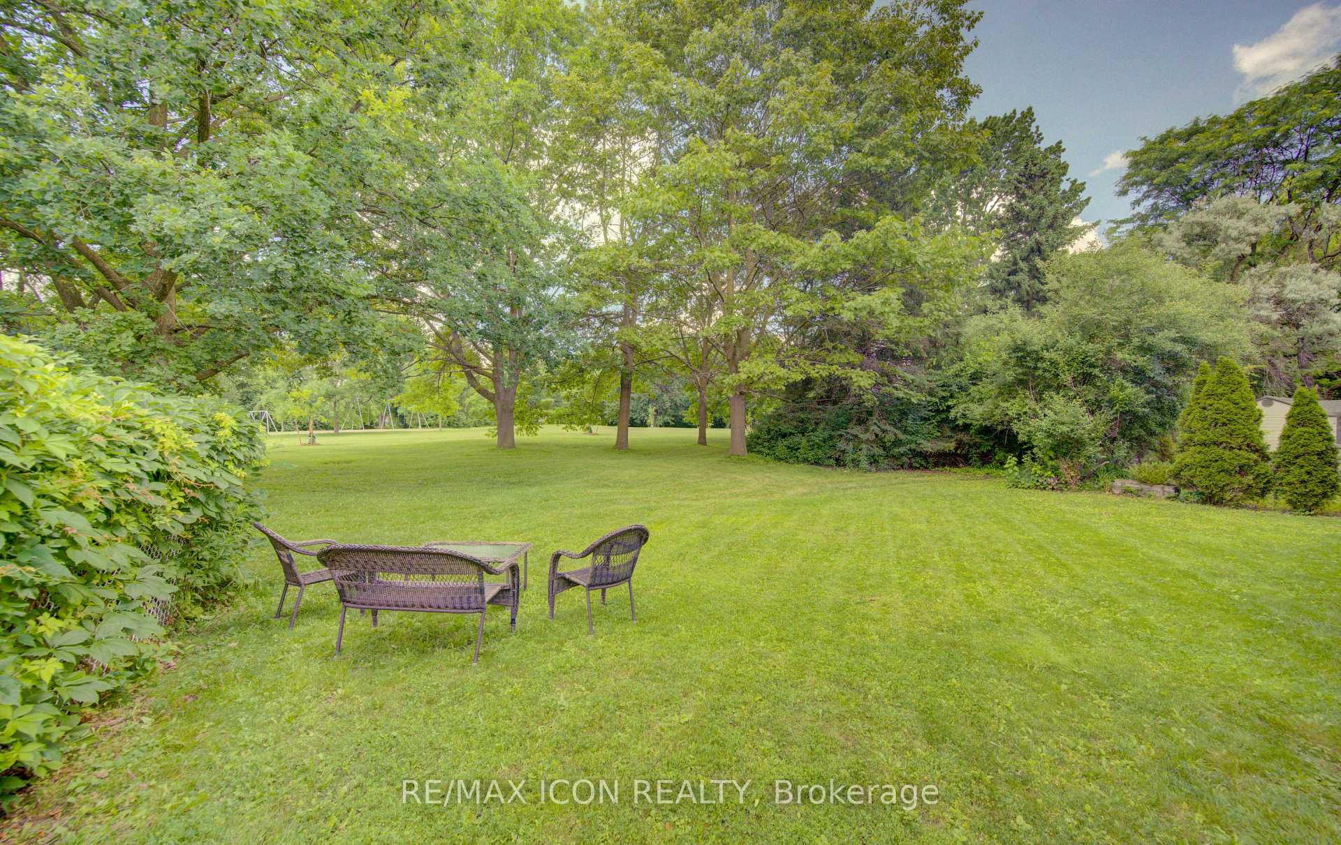 Photo 36 of 93 Briargate Drive, Kitchener, Country Hills West — HOMEH