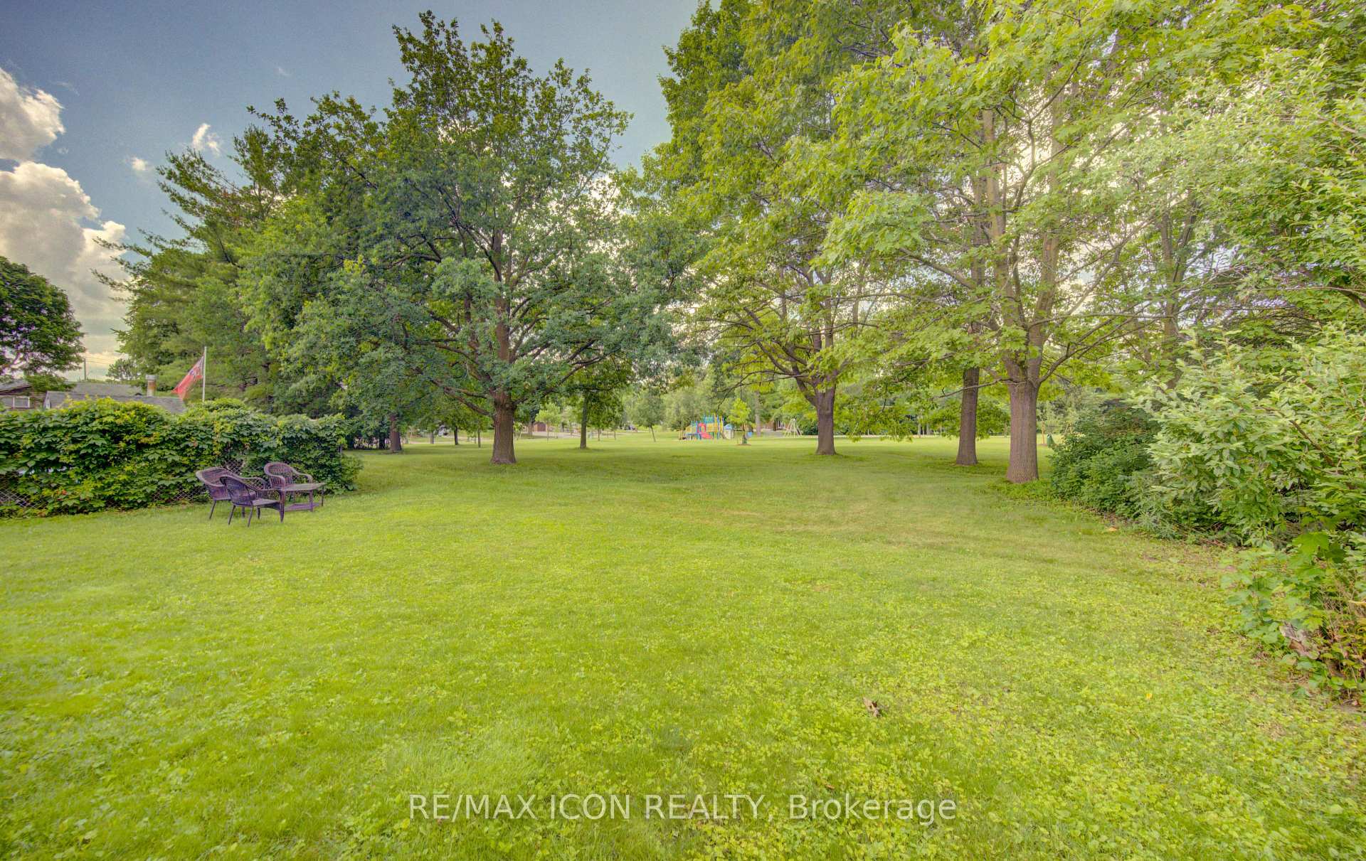 Photo 37 of 93 Briargate Drive, Kitchener, Country Hills West — HOMEH