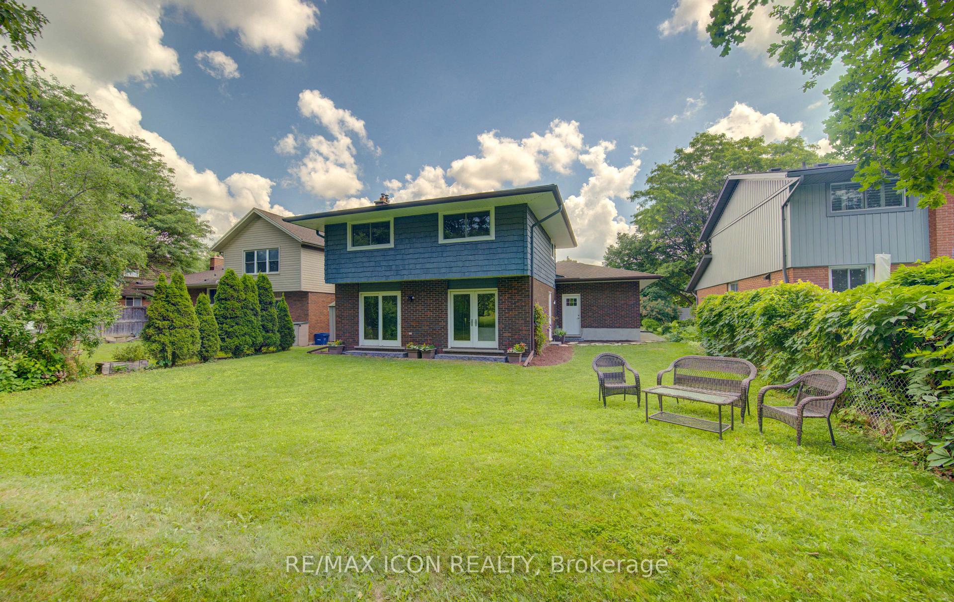 Photo 39 of 93 Briargate Drive, Kitchener, Country Hills West — HOMEH