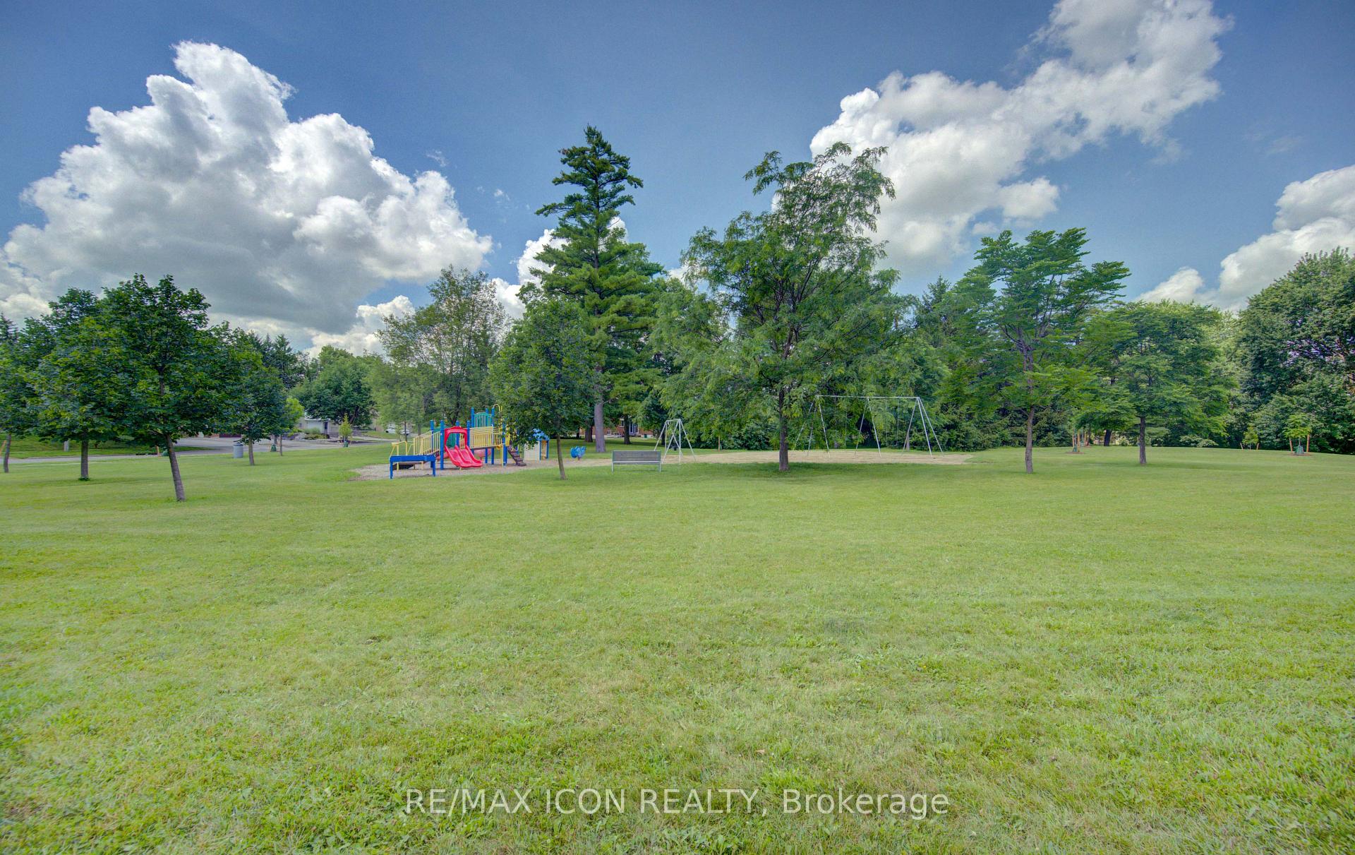 Photo 40 of 93 Briargate Drive, Kitchener, Country Hills West — HOMEH
