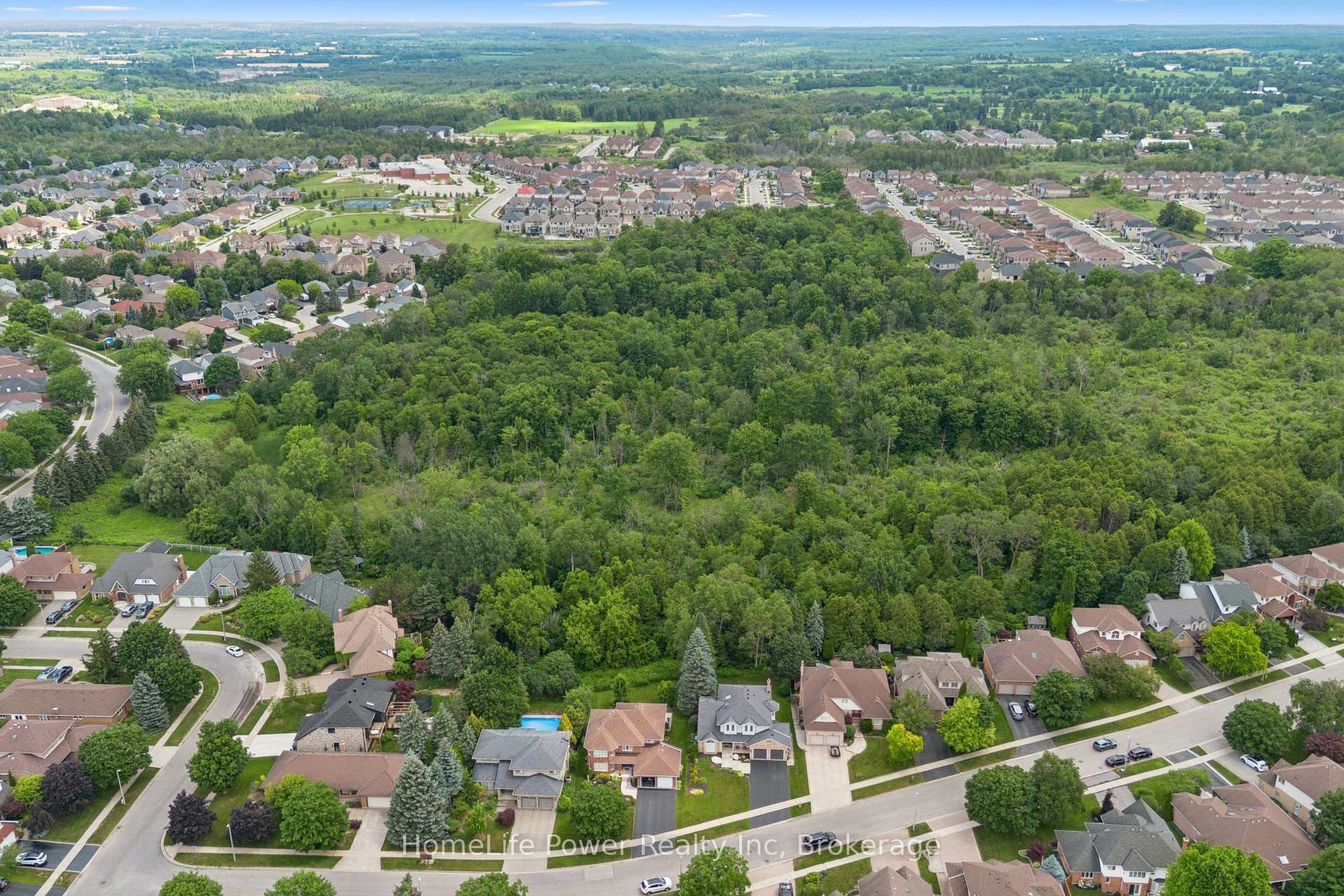 Photo 4 of 8 Robin Road, Guelph, Kortright East — HOMEH