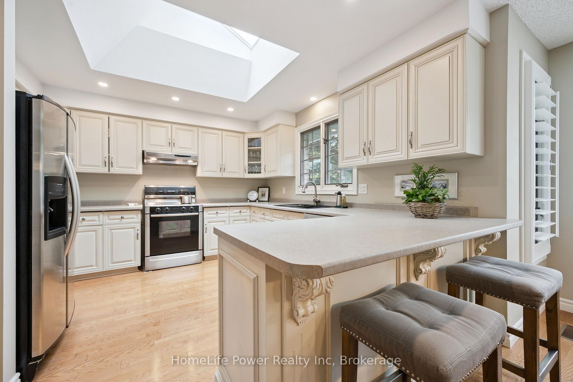 Photo 15 of 8 Robin Road, Guelph, Kortright East — HOMEH