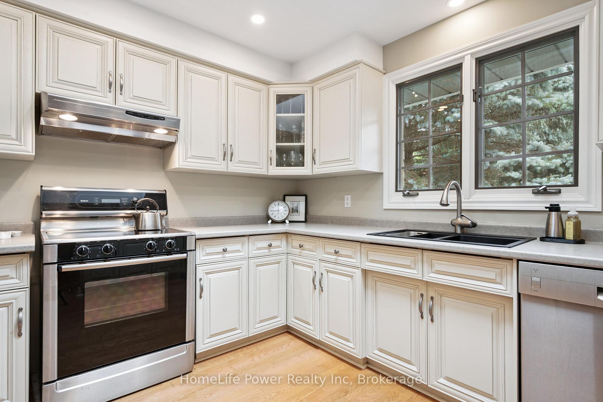 Photo 19 of 8 Robin Road, Guelph, Kortright East — HOMEH