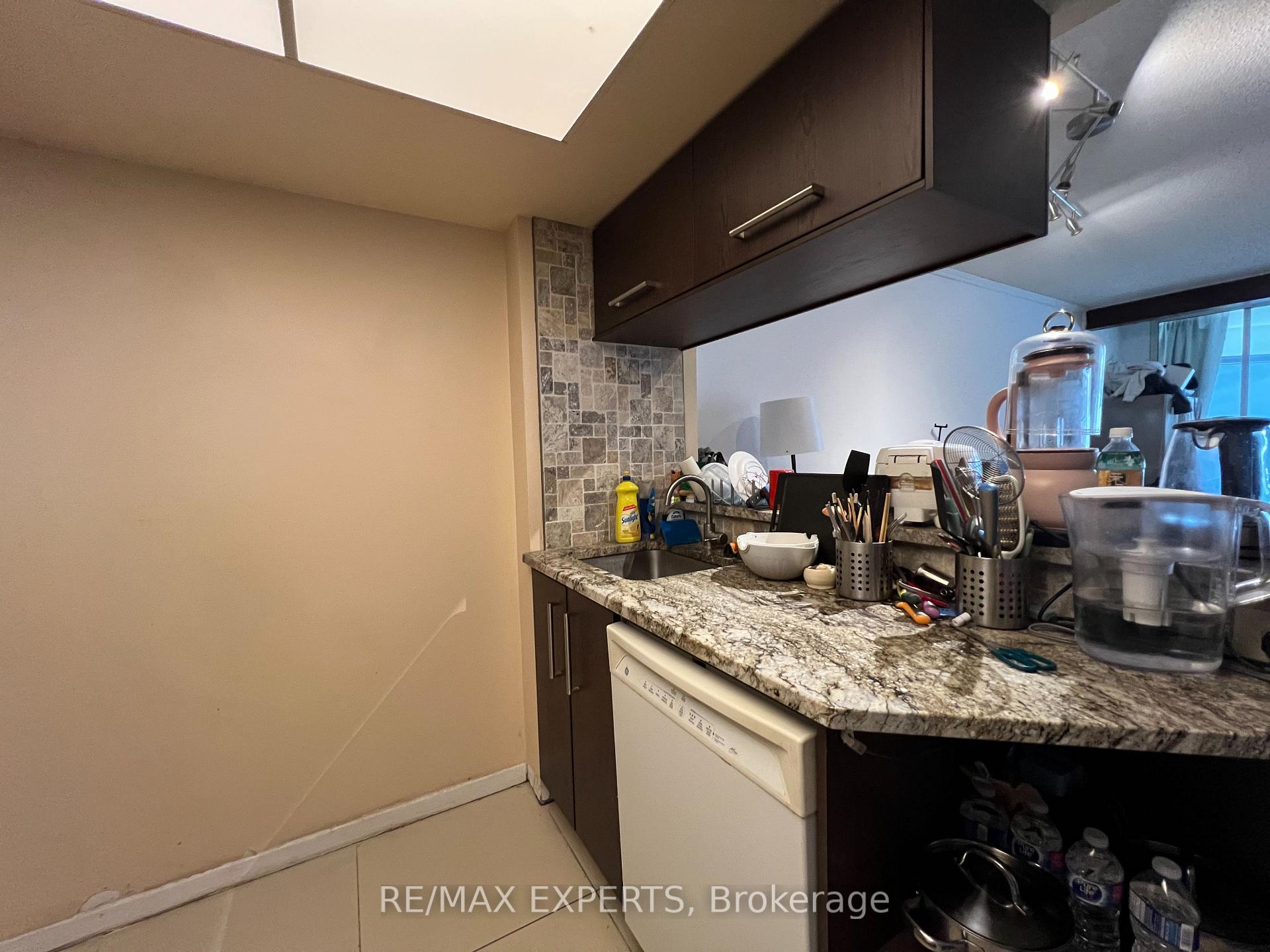 Photo 4 of Unit 2218, 1001 Bay Street, Toronto, Bay Street Corridor — HOMEH