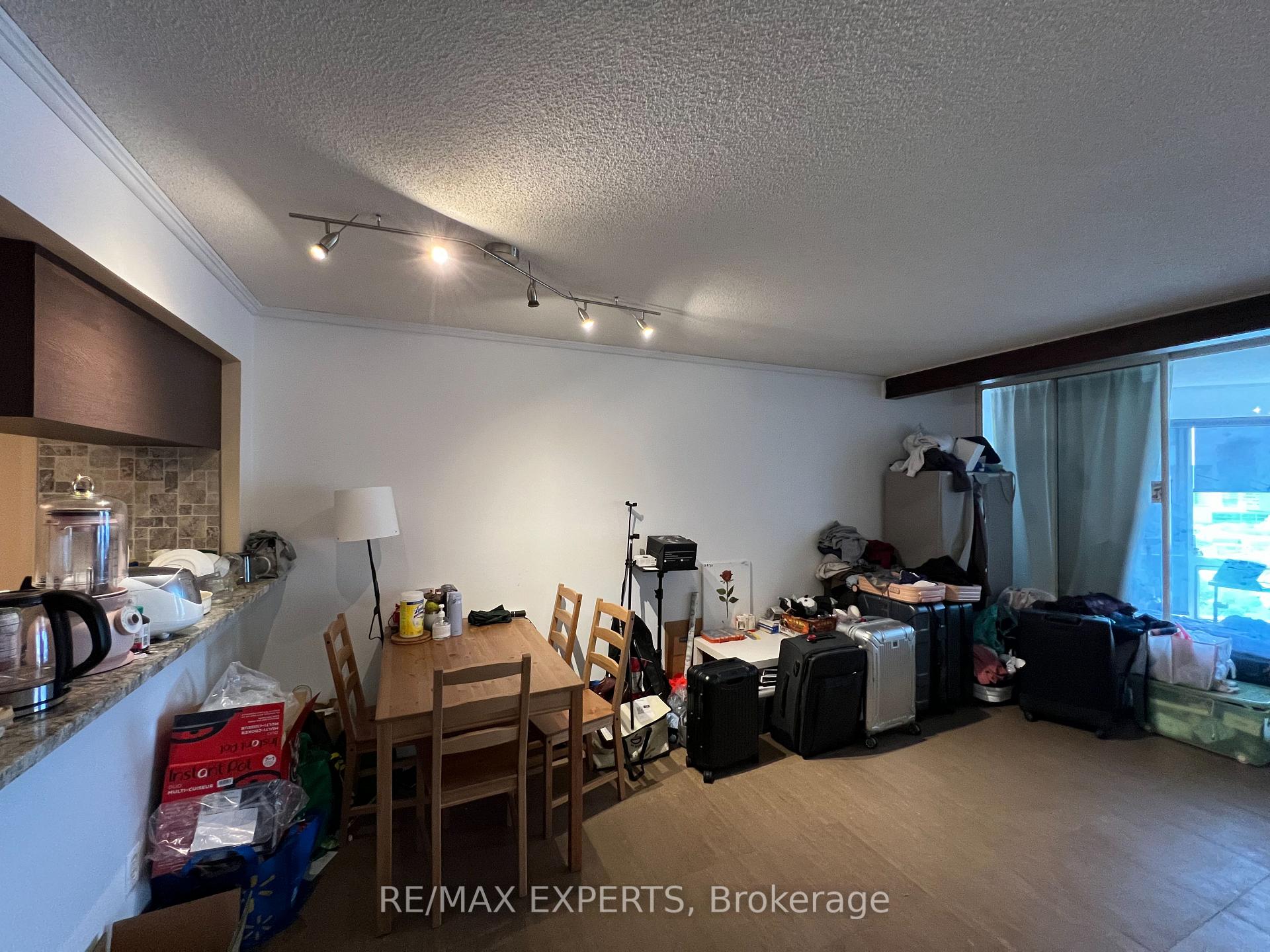 Photo 5 of Unit 2218, 1001 Bay Street, Toronto, Bay Street Corridor — HOMEH