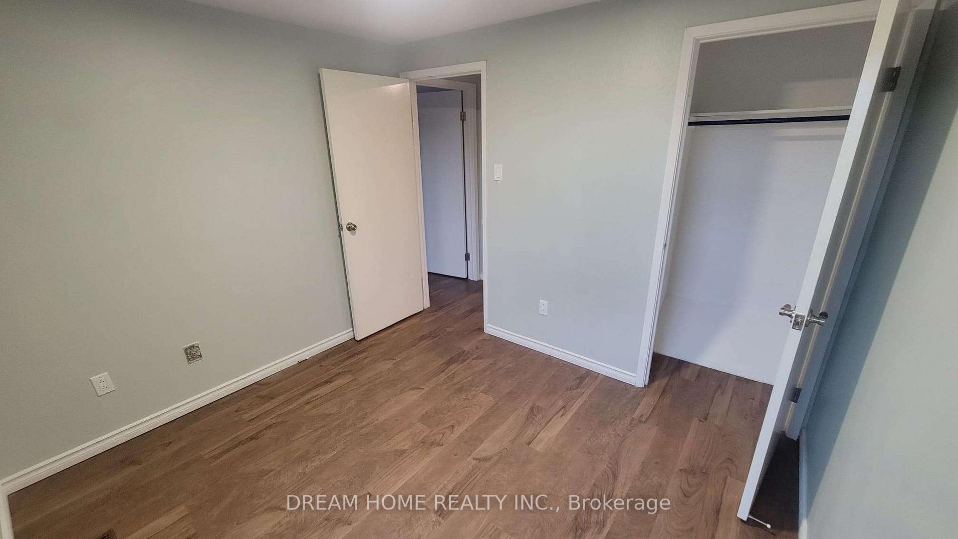 Photo 3 of 2 Renata Royal Way, North York, Hillcrest Village — HOMEH