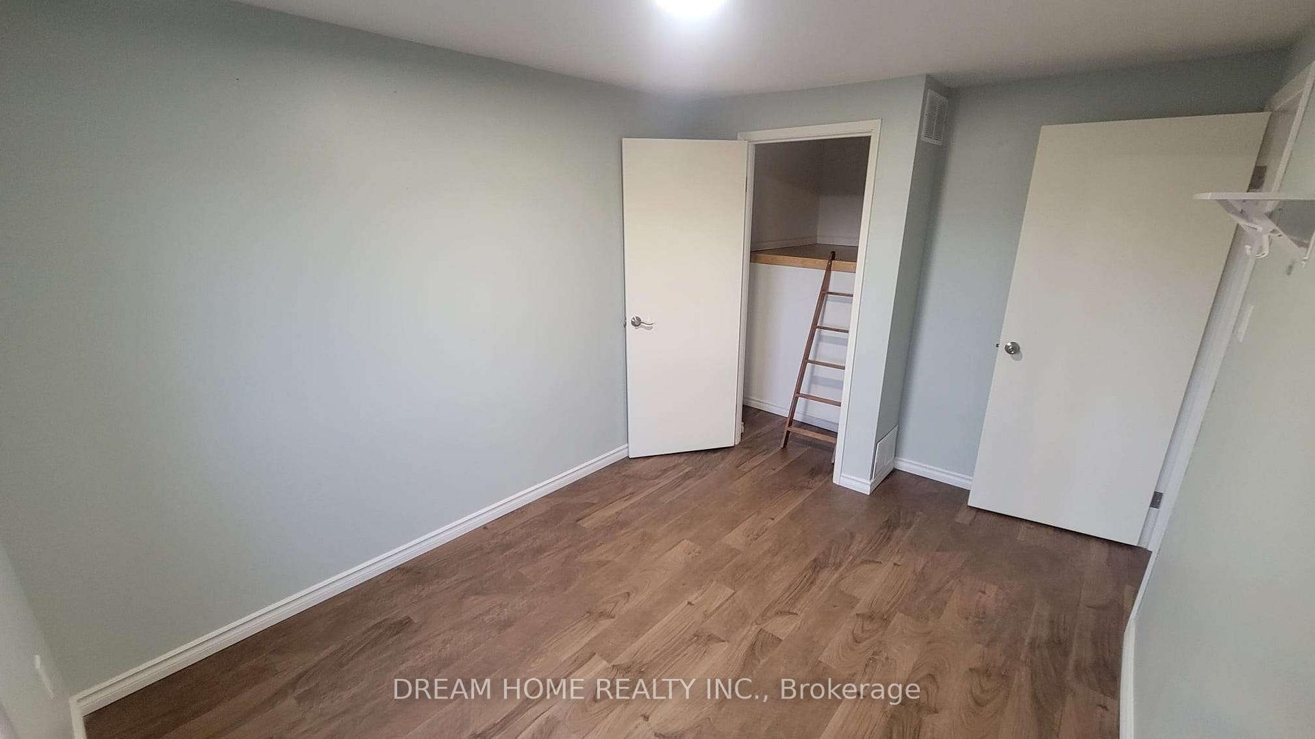 Photo 9 of 2 Renata Royal Way, North York, Hillcrest Village — HOMEH