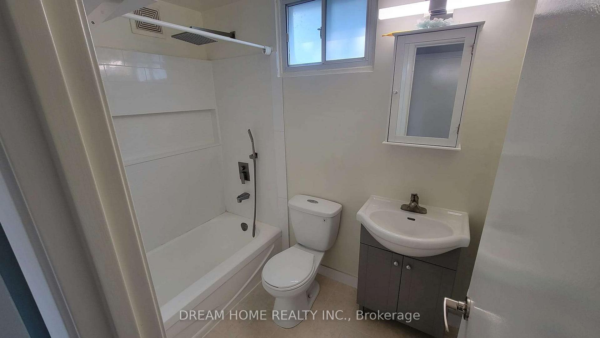 Photo 10 of 2 Renata Royal Way, North York, Hillcrest Village — HOMEH