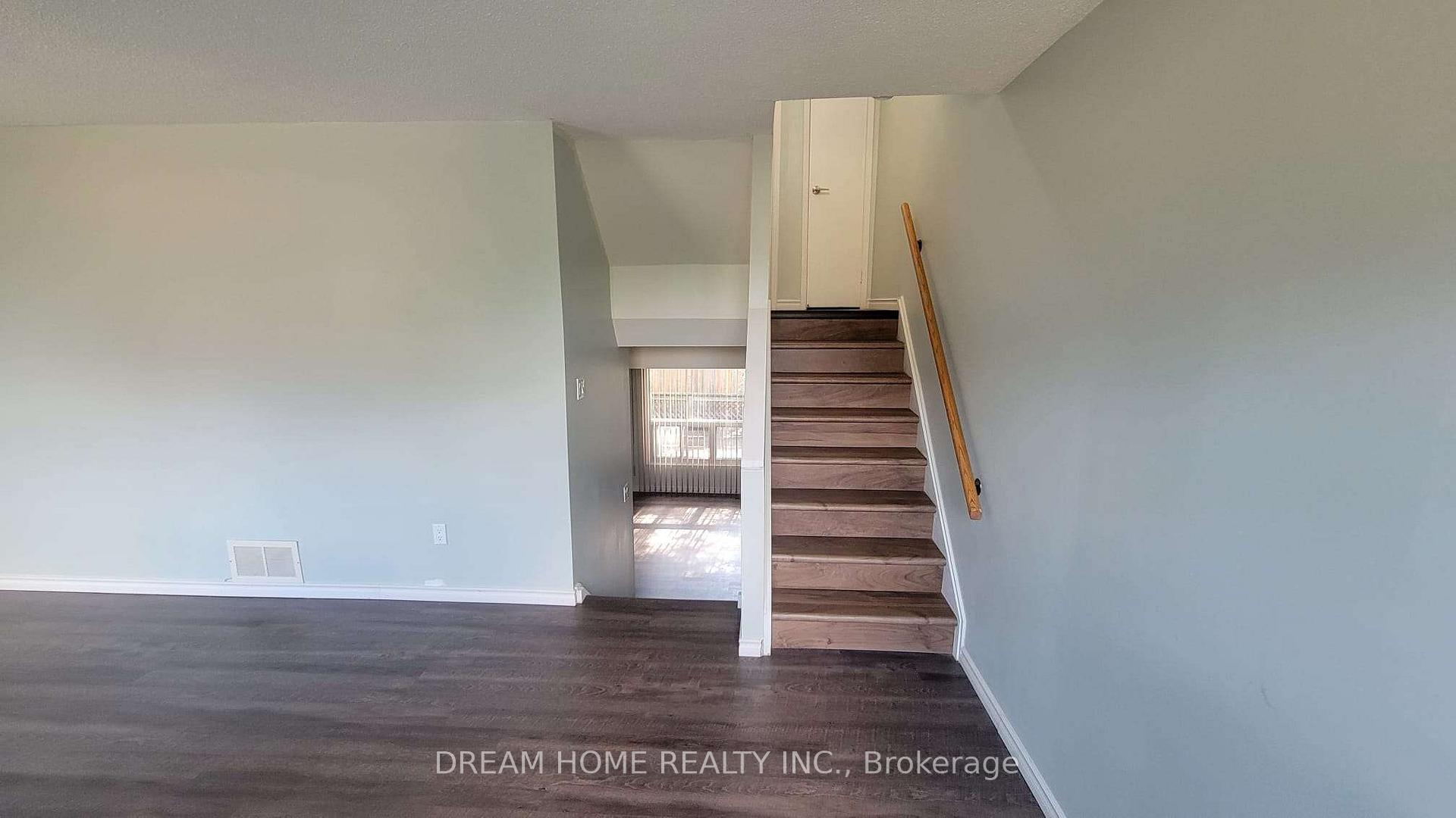 Photo 12 of 2 Renata Royal Way, North York, Hillcrest Village — HOMEH
