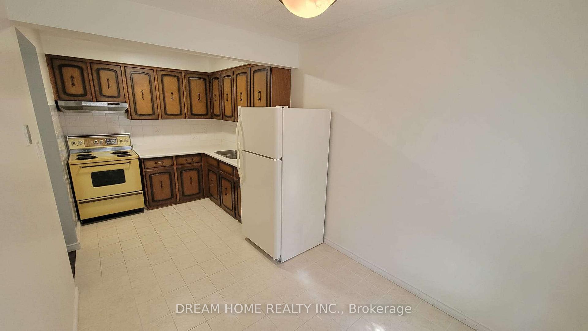 Photo 21 of 2 Renata Royal Way, North York, Hillcrest Village — HOMEH