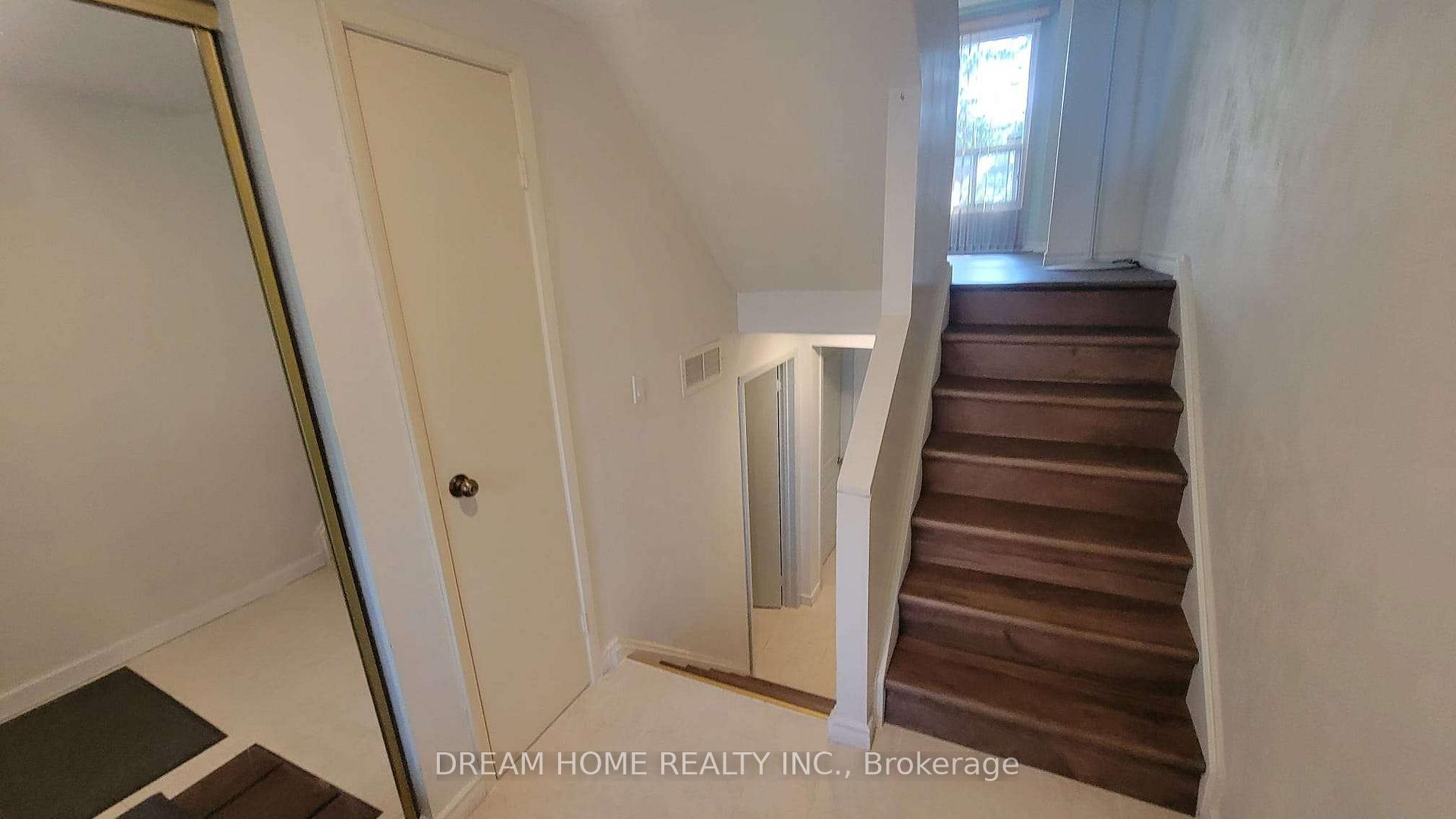 Photo 23 of 2 Renata Royal Way, North York, Hillcrest Village — HOMEH