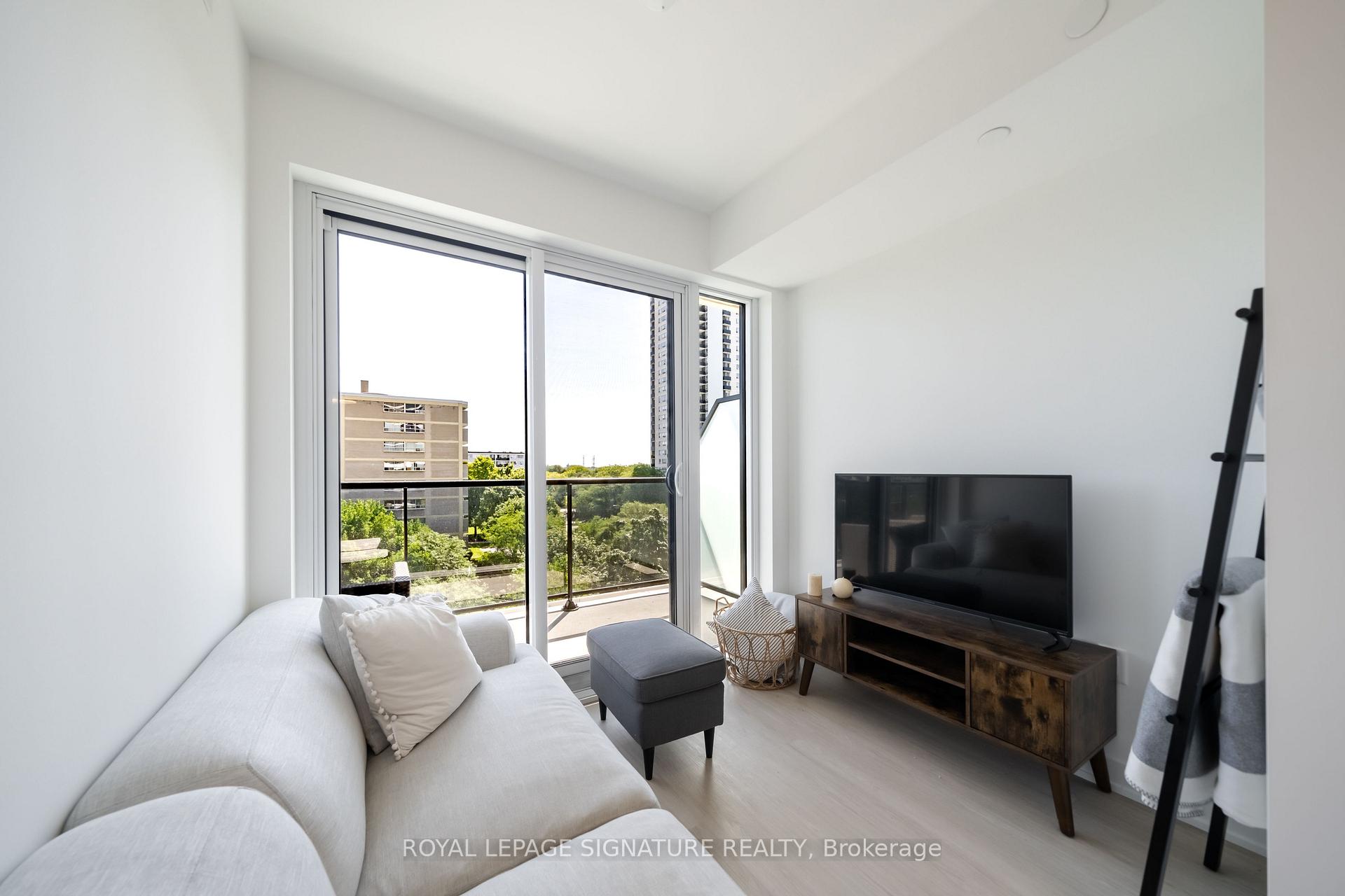Photo 5 of Unit 607, 25 St Dennis Drive, Toronto, Flemingdon Park — HOMEH