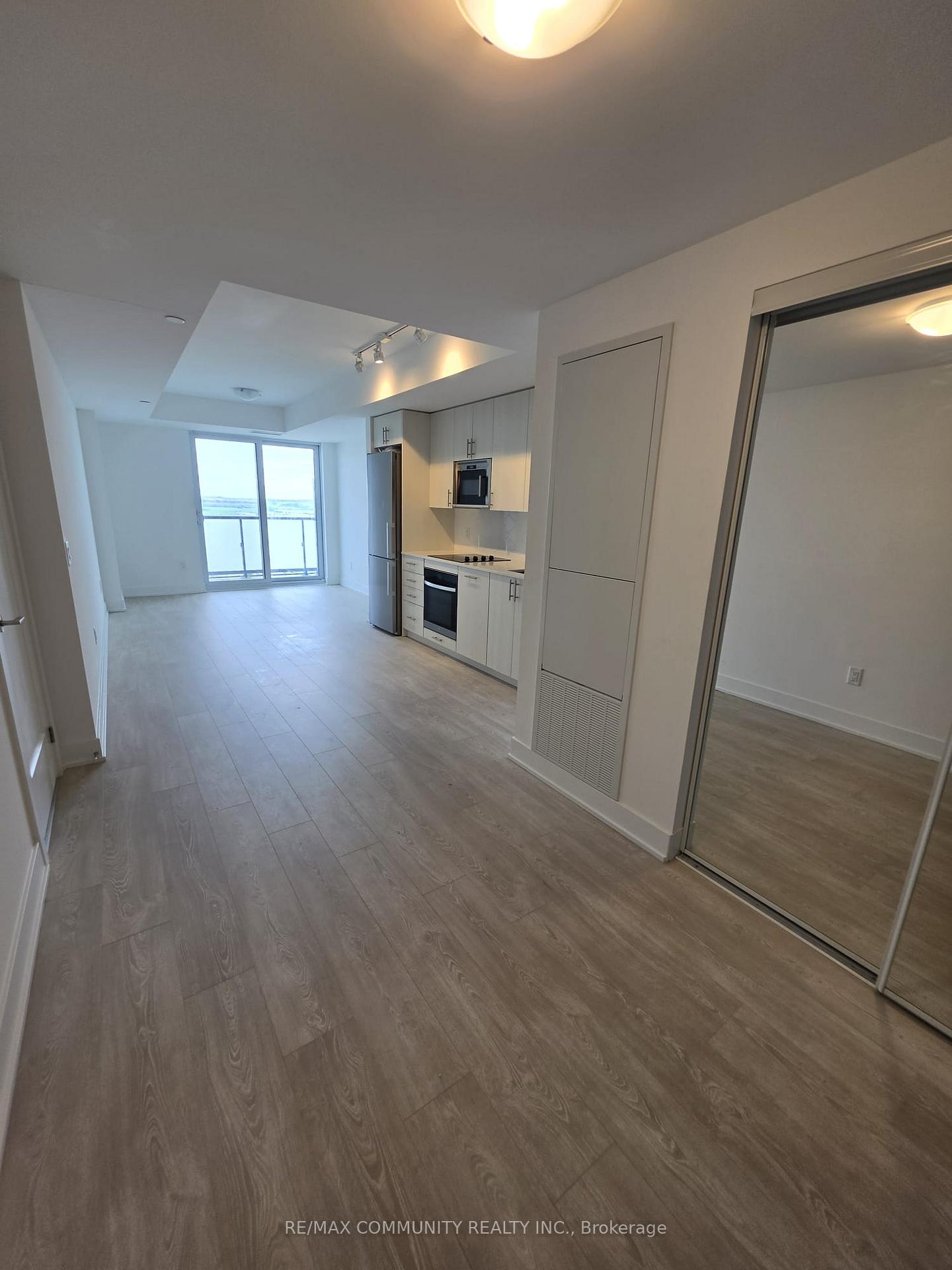 Photo 4 of Unit 2120, 2545 Simcoe Street N, Oshawa, Windfields — HOMEH
