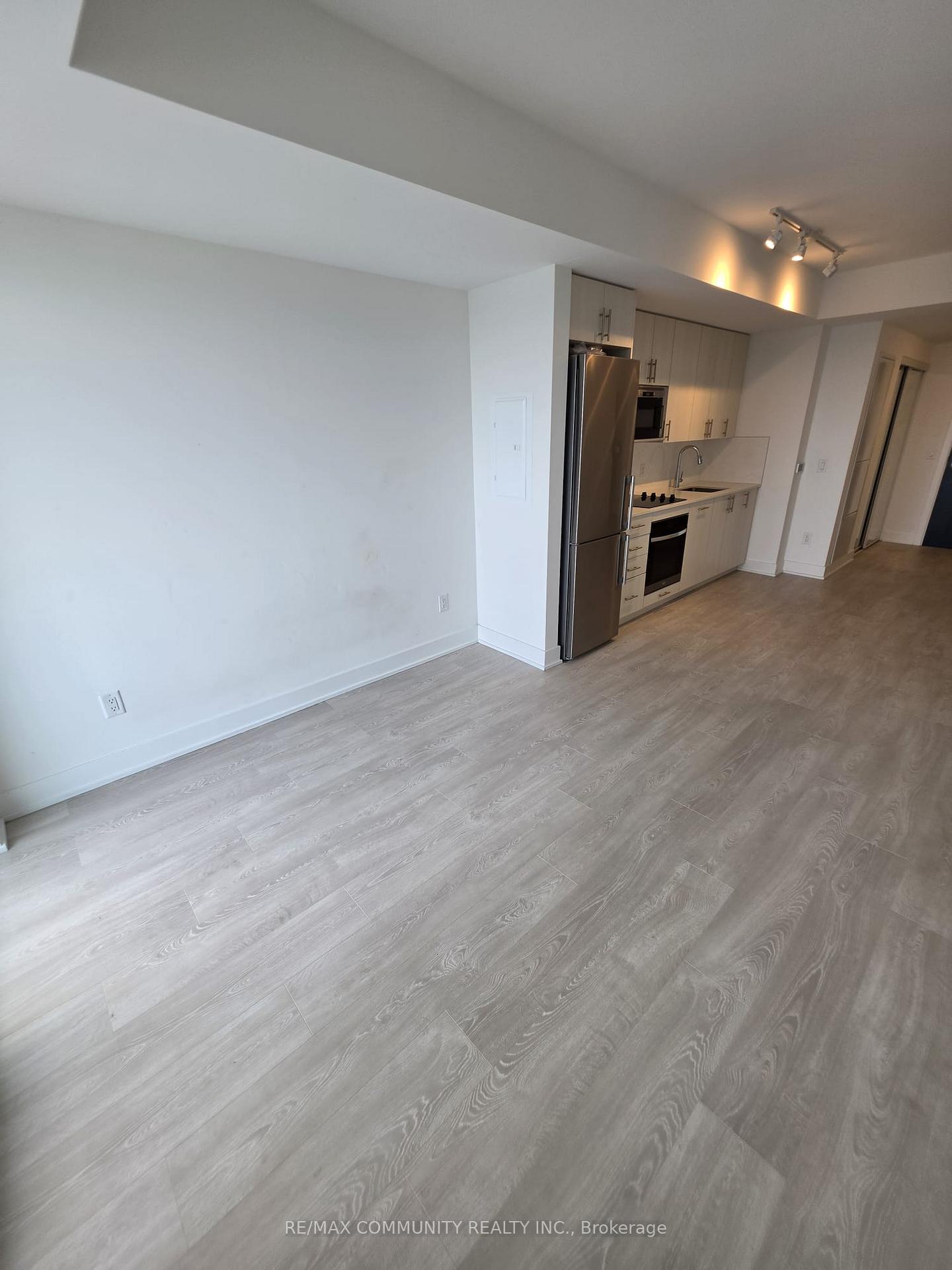 Photo 5 of Unit 2120, 2545 Simcoe Street N, Oshawa, Windfields — HOMEH