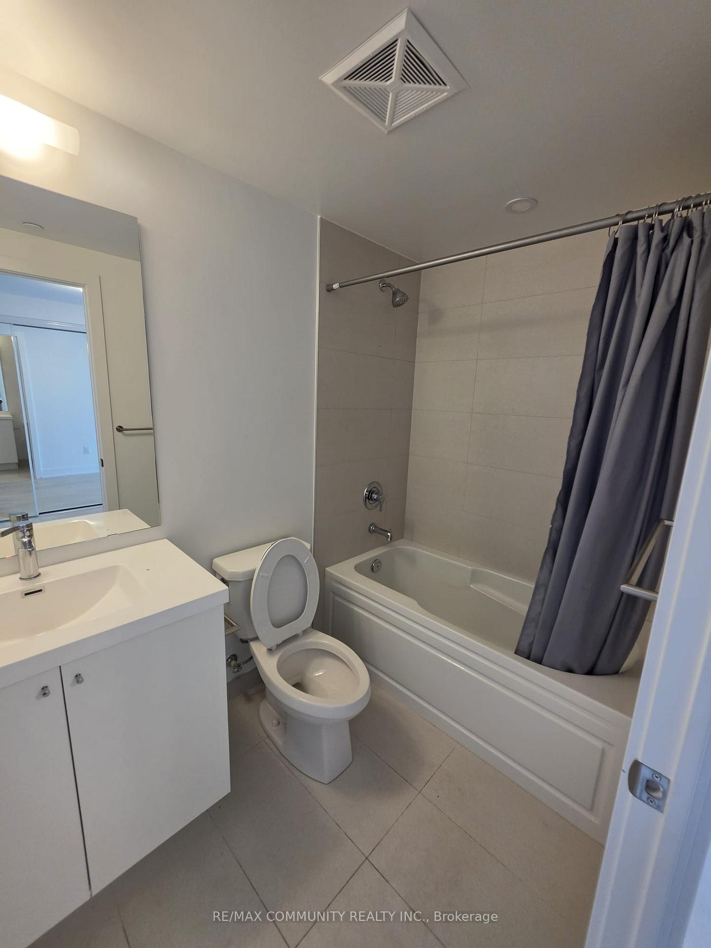 Photo 10 of Unit 2120, 2545 Simcoe Street N, Oshawa, Windfields — HOMEH