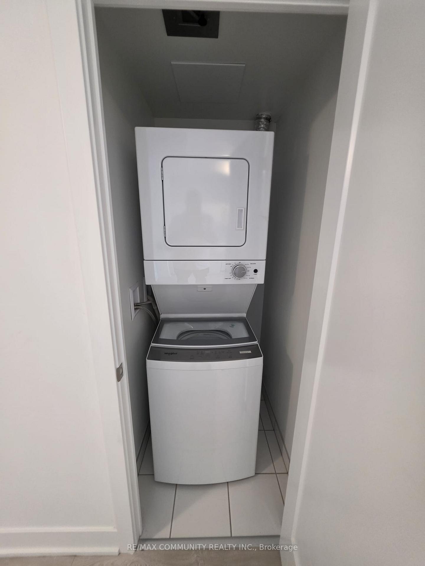 Photo 11 of Unit 2120, 2545 Simcoe Street N, Oshawa, Windfields — HOMEH