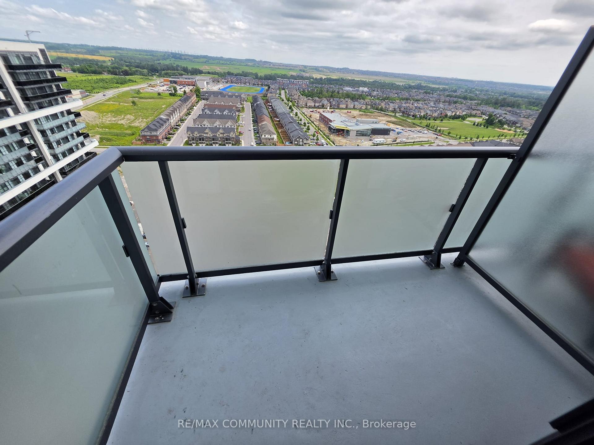 Photo 12 of Unit 2120, 2545 Simcoe Street N, Oshawa, Windfields — HOMEH