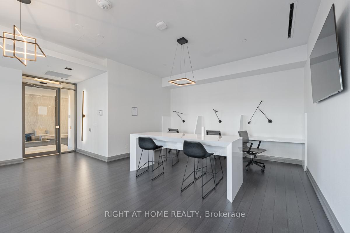 Photo 7 of 10 Meadowglen Place, Scarborough, Woburn — HOMEH
