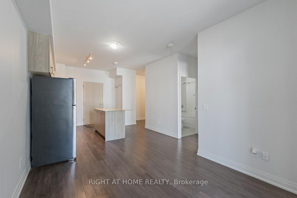 Photo 13 of 10 Meadowglen Place, Scarborough, Woburn — HOMEH