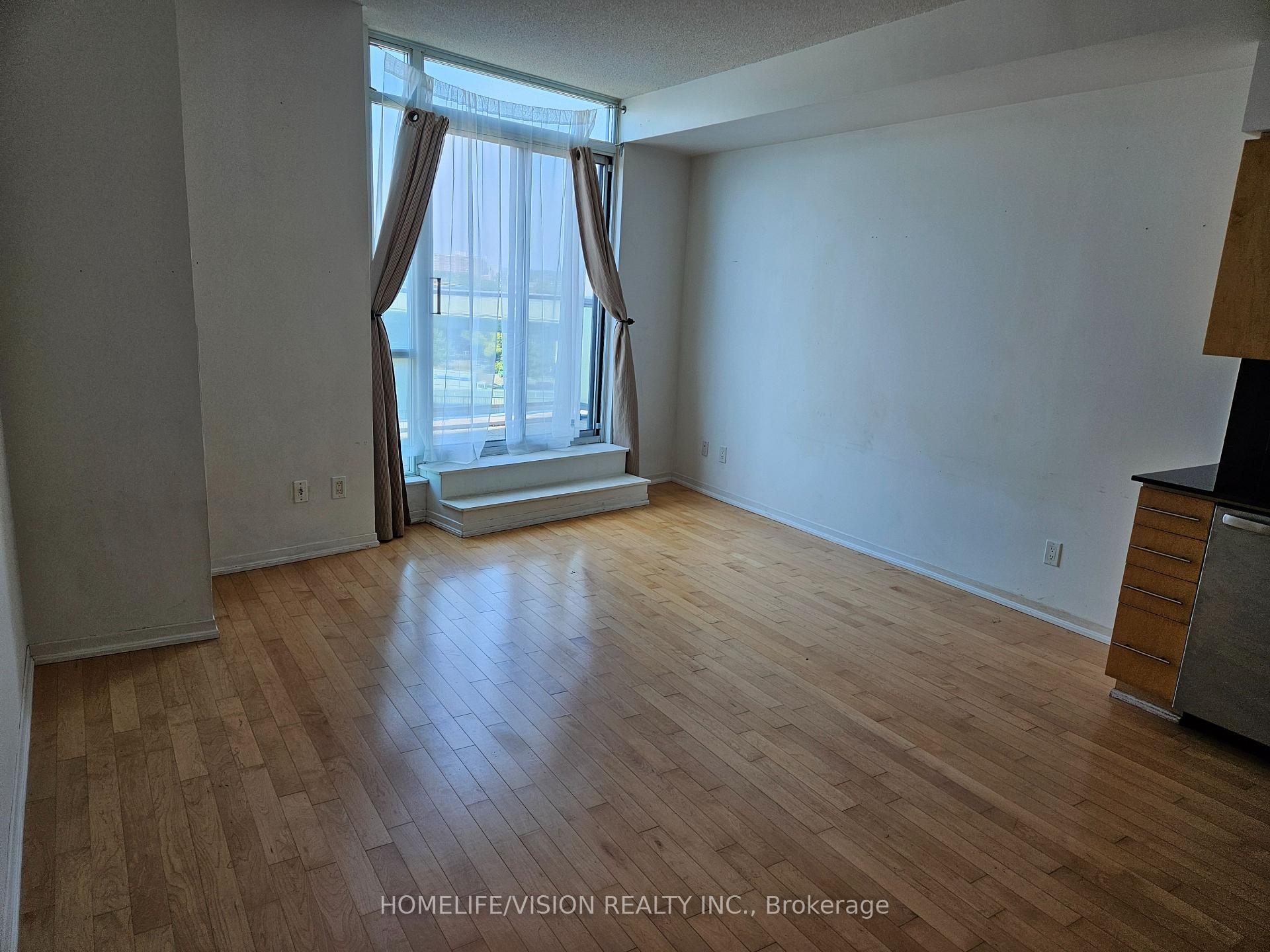 Photo 2 of Unit 816, 231 Fort York Boulevard, Toronto, Niagara — HOMEH
