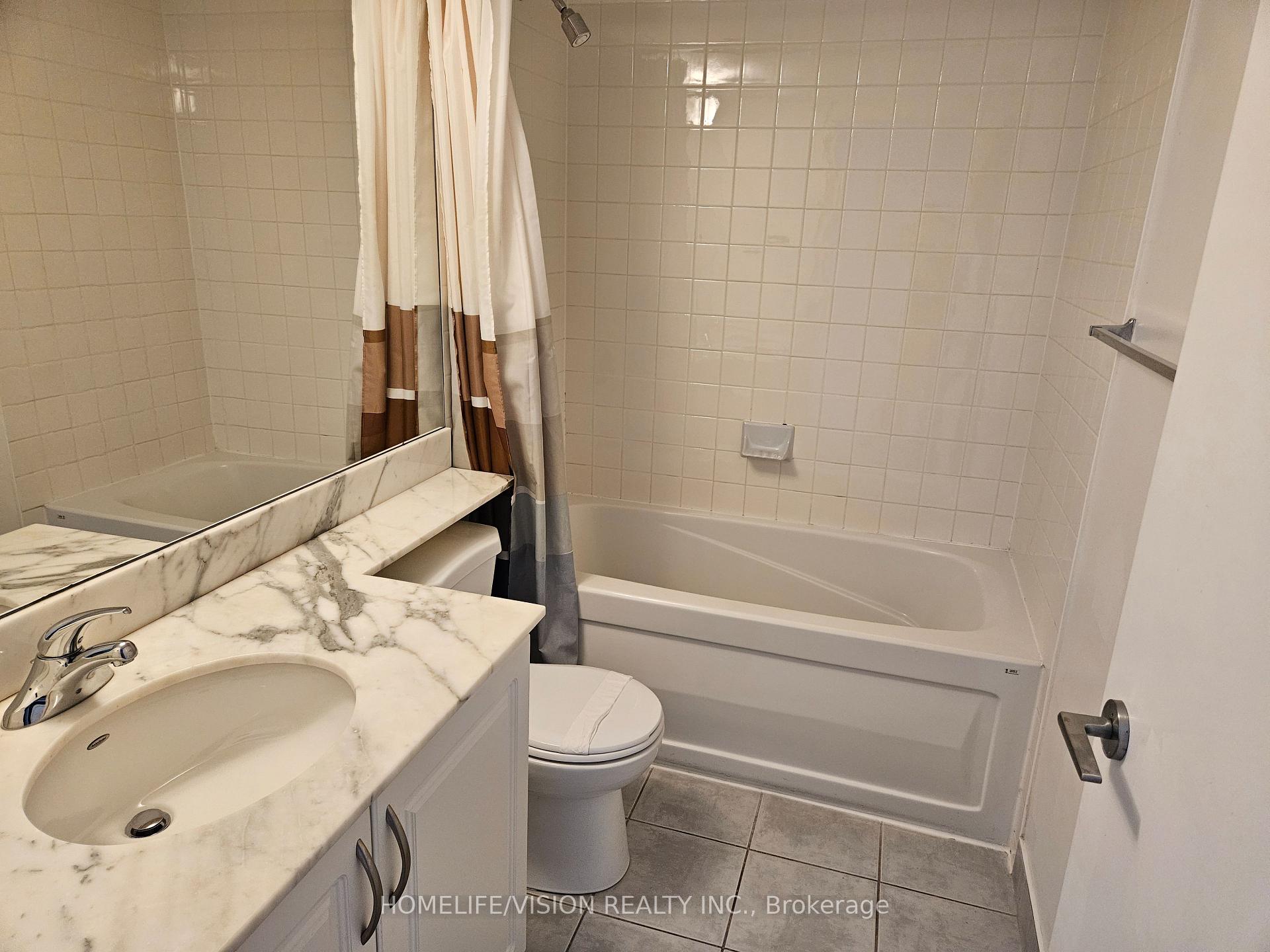 Photo 4 of Unit 816, 231 Fort York Boulevard, Toronto, Niagara — HOMEH