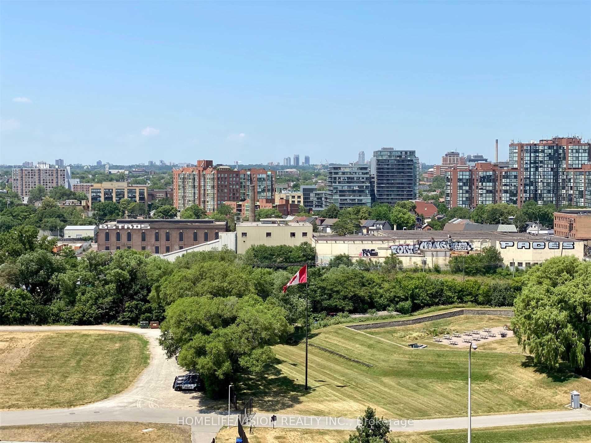 Photo 11 of Unit 816, 231 Fort York Boulevard, Toronto, Niagara — HOMEH