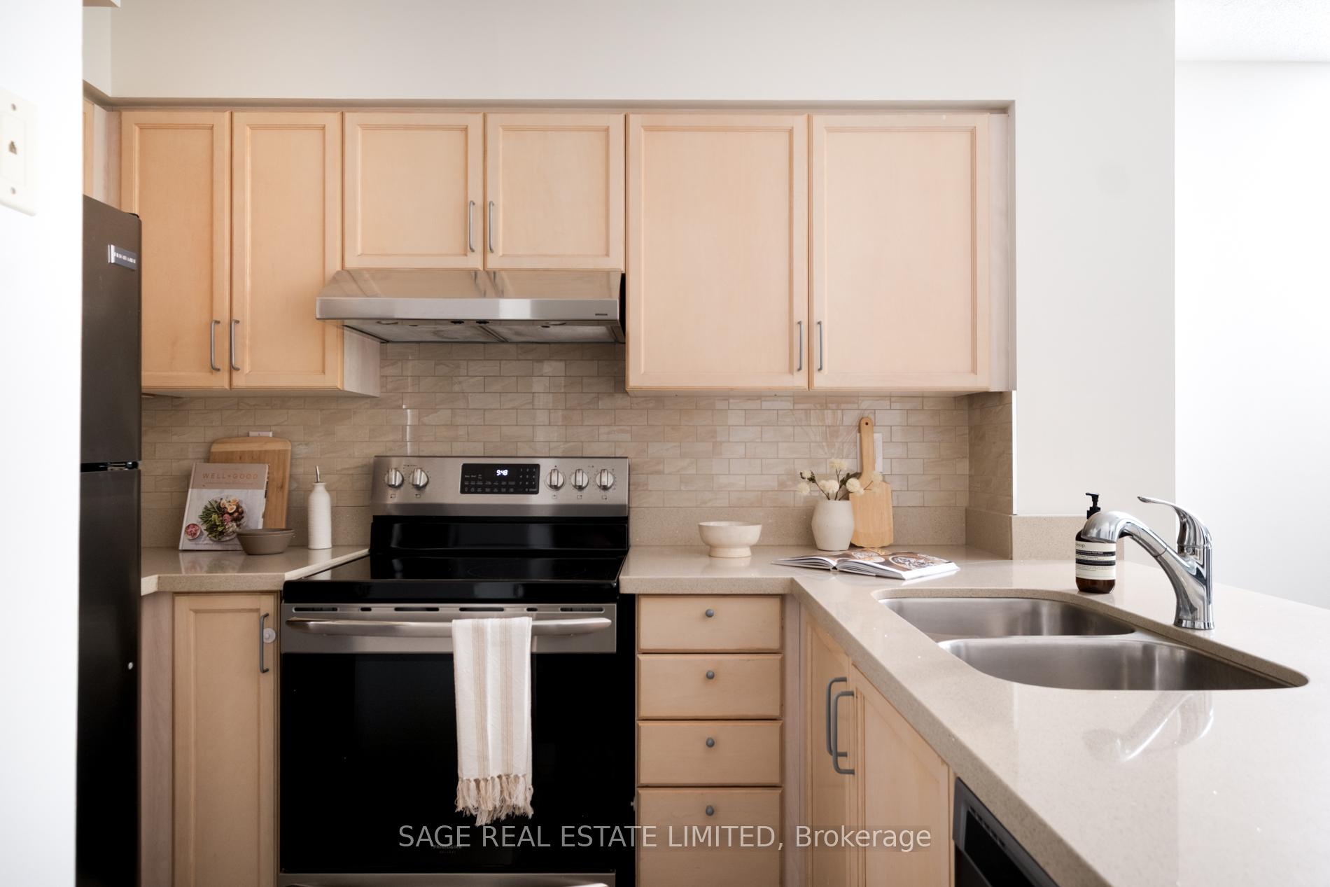 Photo 2 of Unit 203, 745 New Westminster Drive, Vaughan, Brownridge — HOMEH