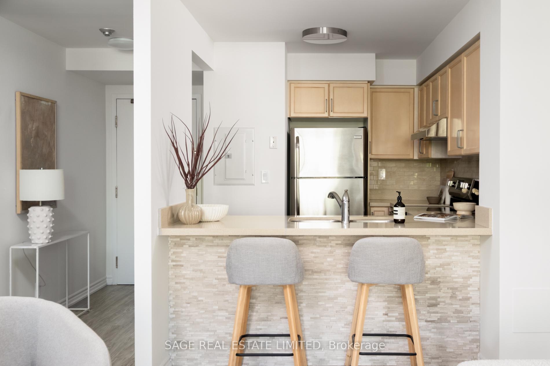 Photo 4 of Unit 203, 745 New Westminster Drive, Vaughan, Brownridge — HOMEH
