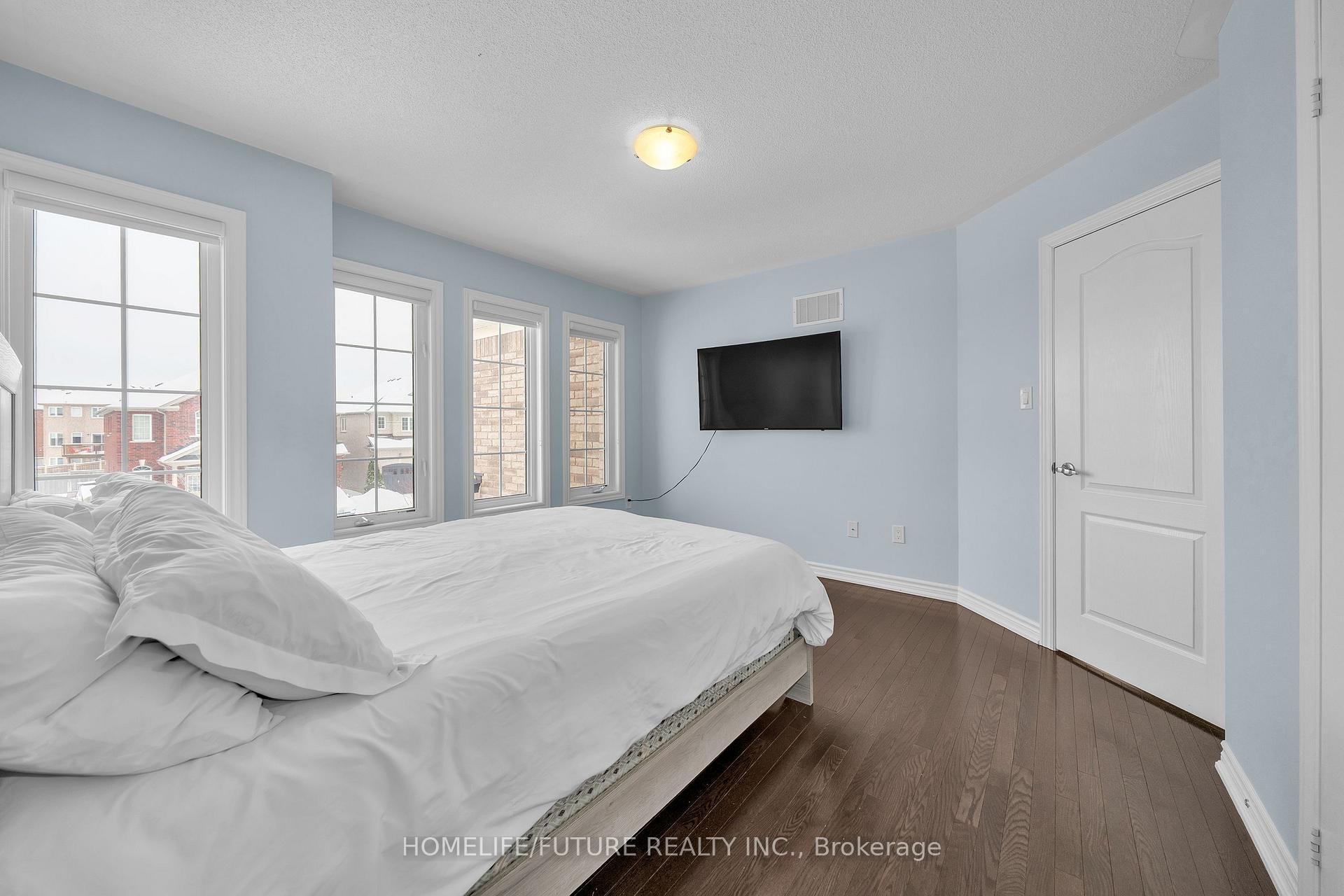 Photo 36 of 44 Gillett Drive, Ajax, Northeast Ajax — HOMEH