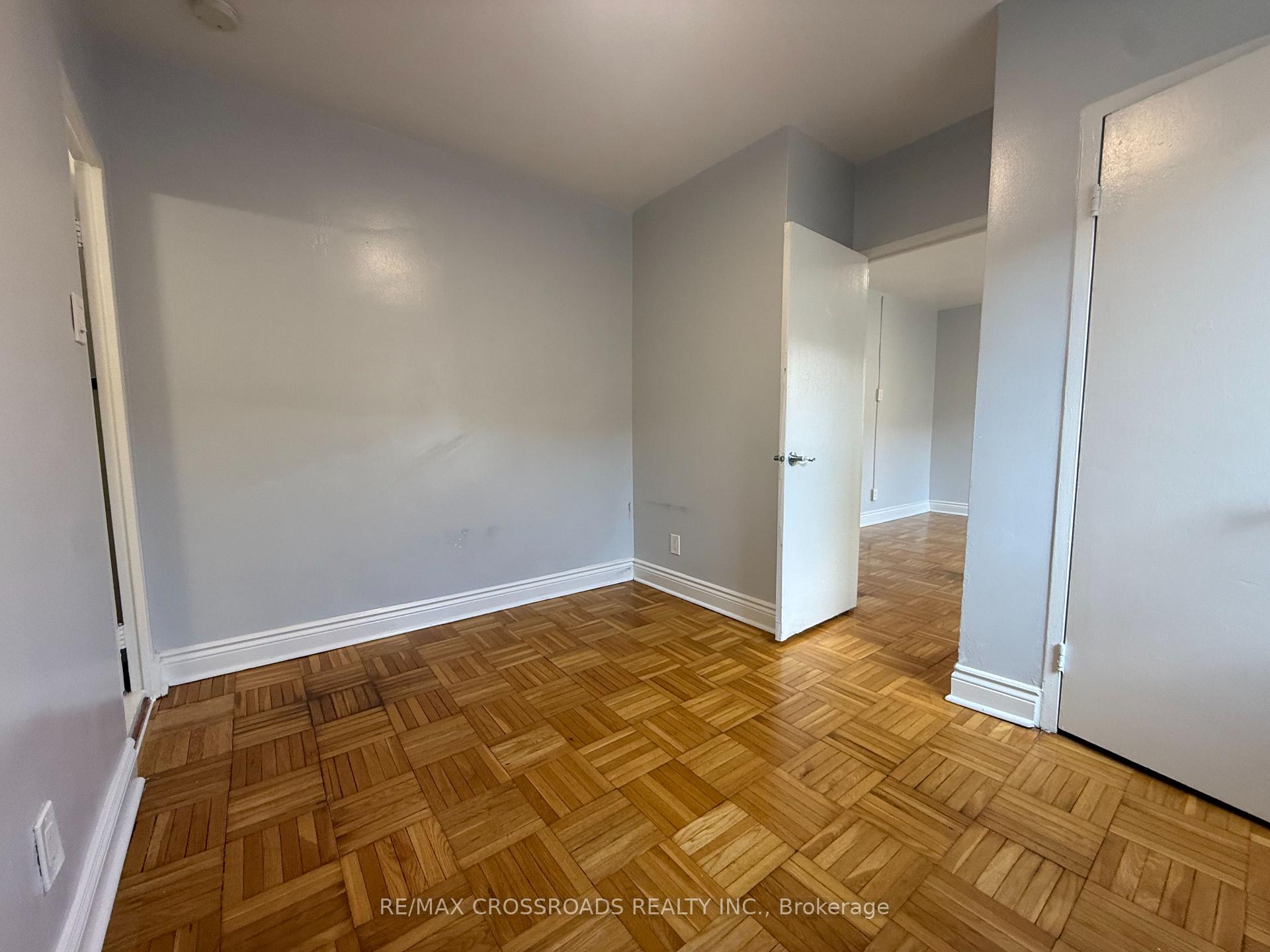 Photo 4 of Unit 112, 2770 Yonge Street, Toronto, Lawrence Park South — HOMEH